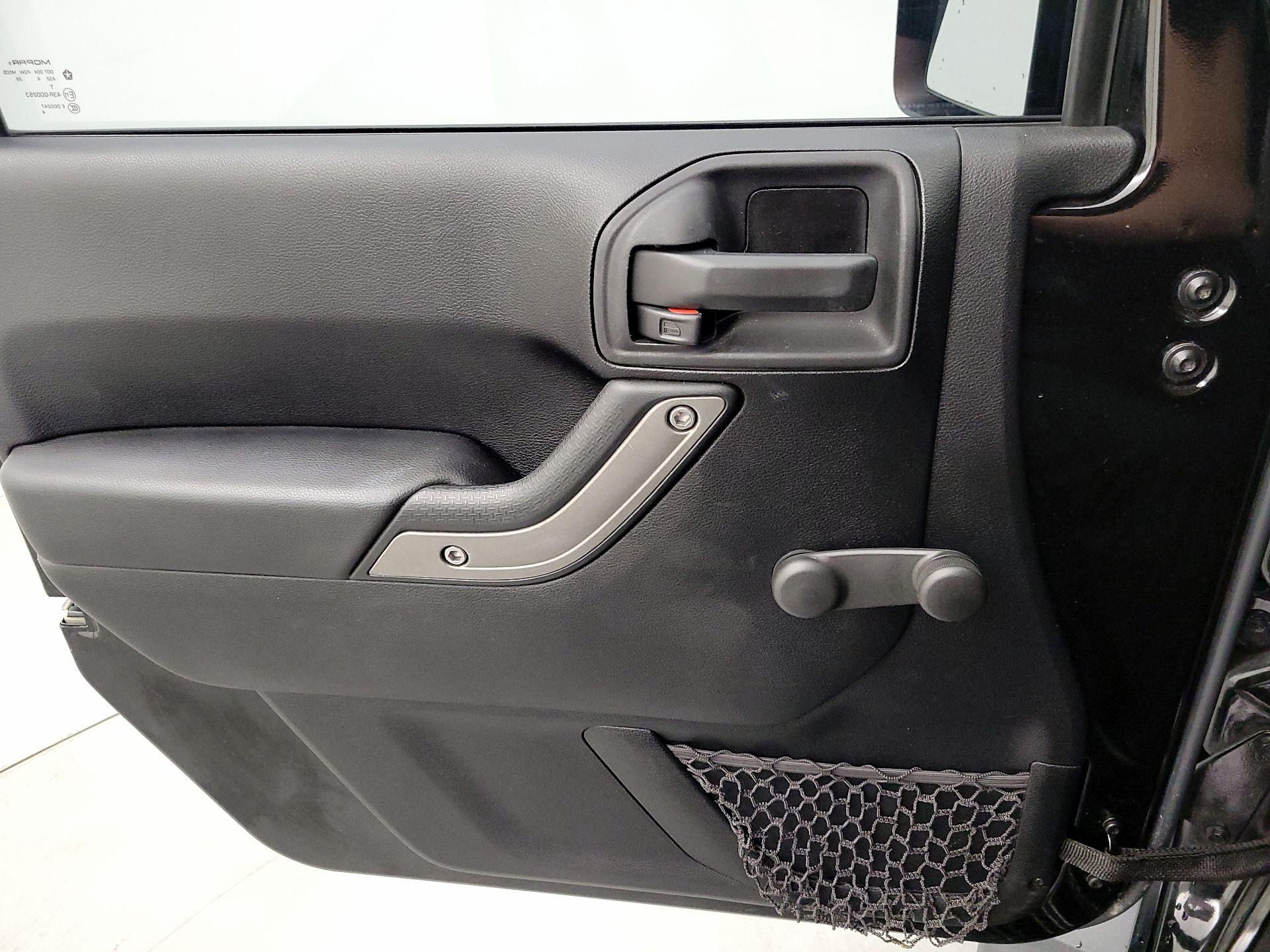 Thumbnail: 2014 Jeep Wrangler - 12