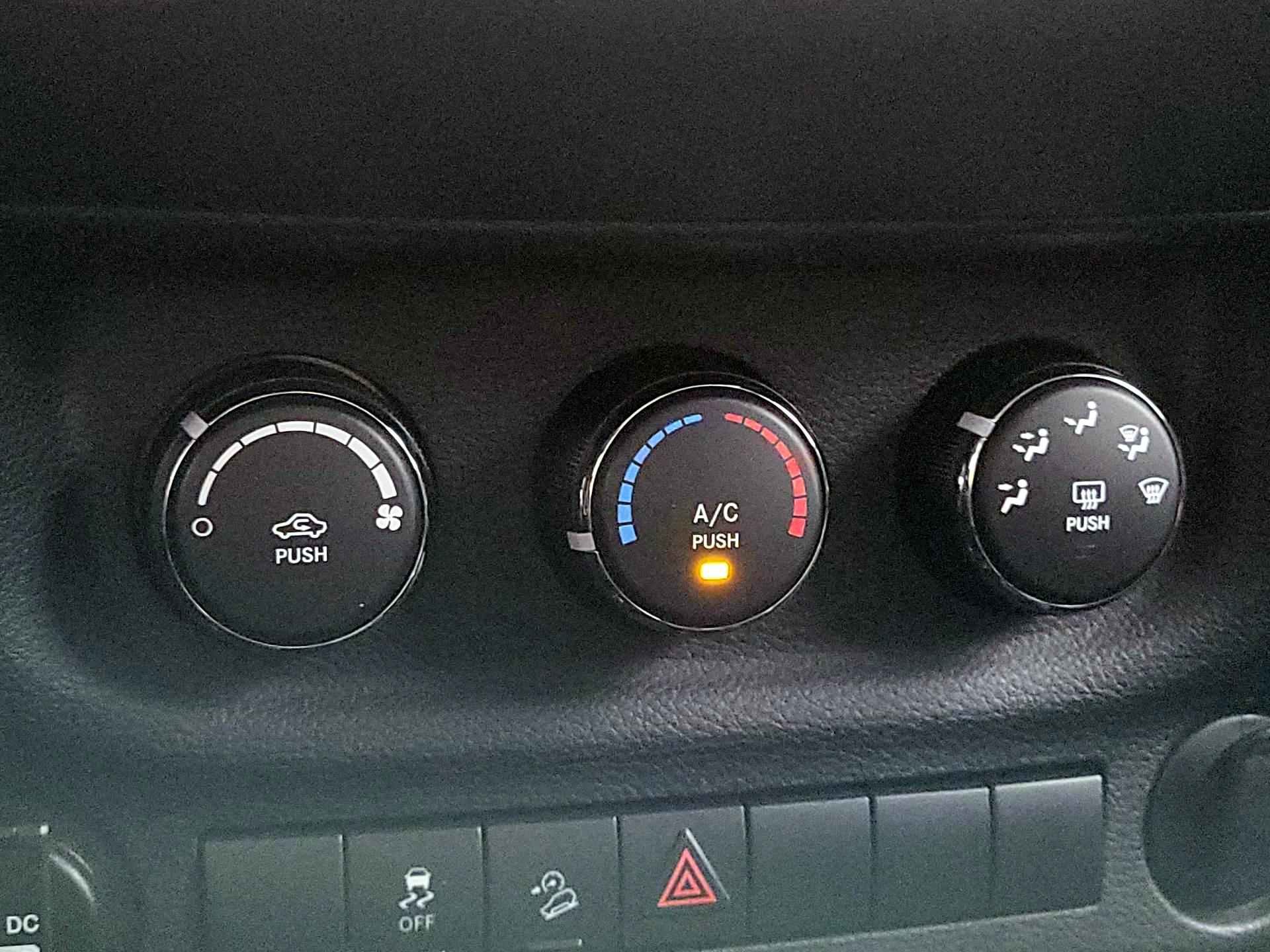 Thumbnail: 2014 Jeep Wrangler - 14
