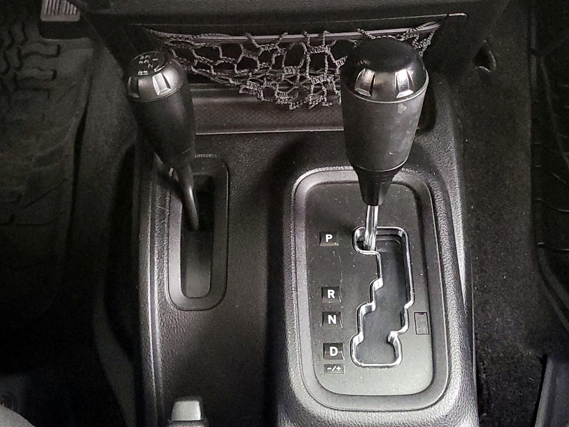 Thumbnail: 2014 Jeep Wrangler - 15