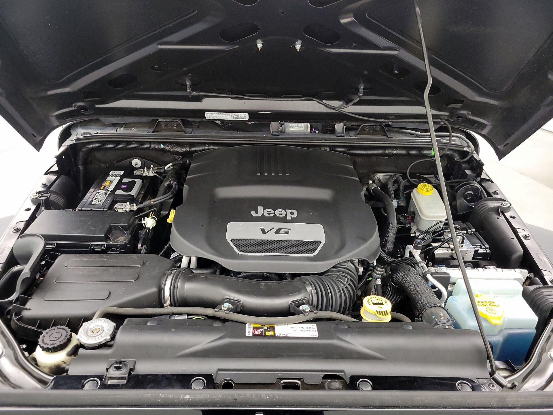 Thumbnail: 2014 Jeep Wrangler - 19