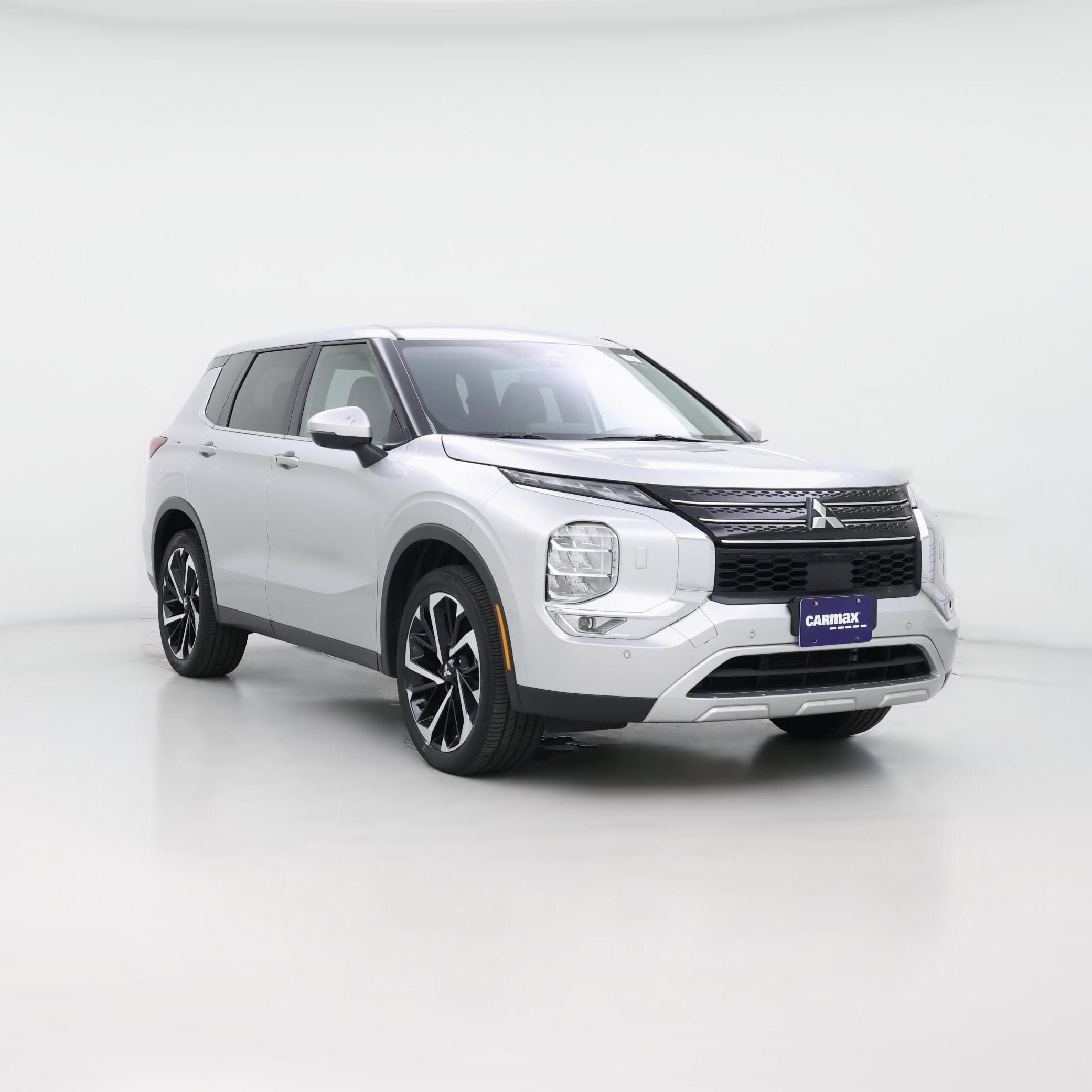 Thumbnail: 2023 Mitsubishi Outlander - 1