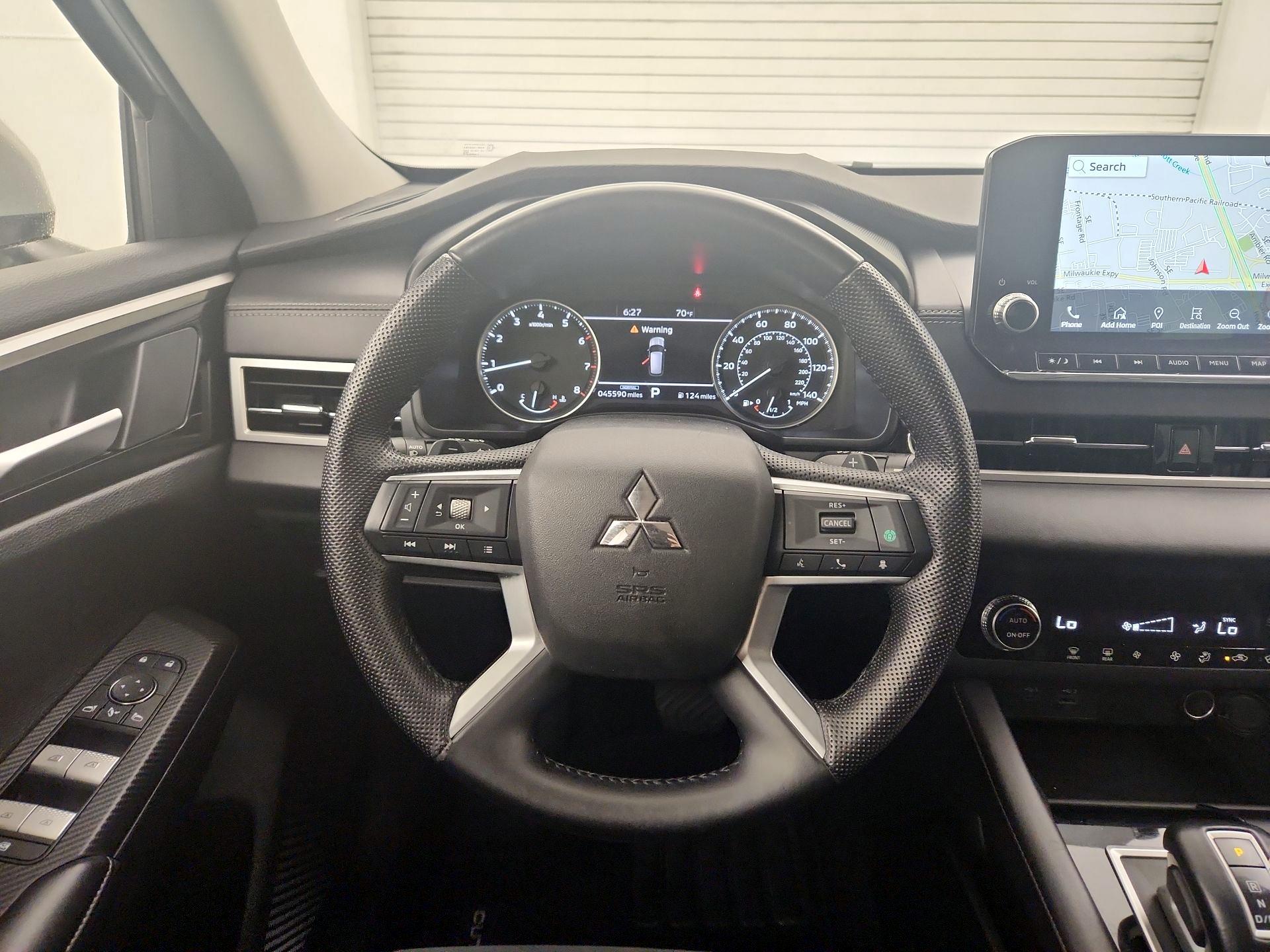 Thumbnail: 2023 Mitsubishi Outlander - 10