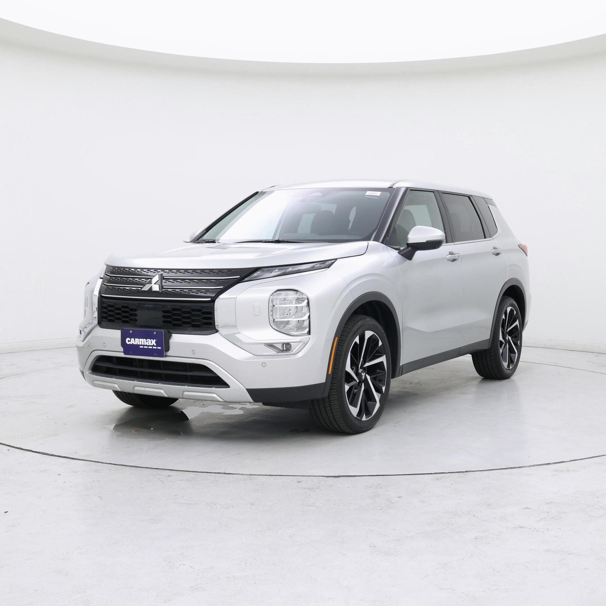 Thumbnail: 2023 Mitsubishi Outlander - 4