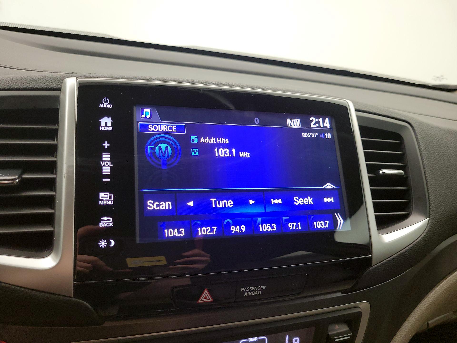 Thumbnail: 2017 Honda Pilot - 15