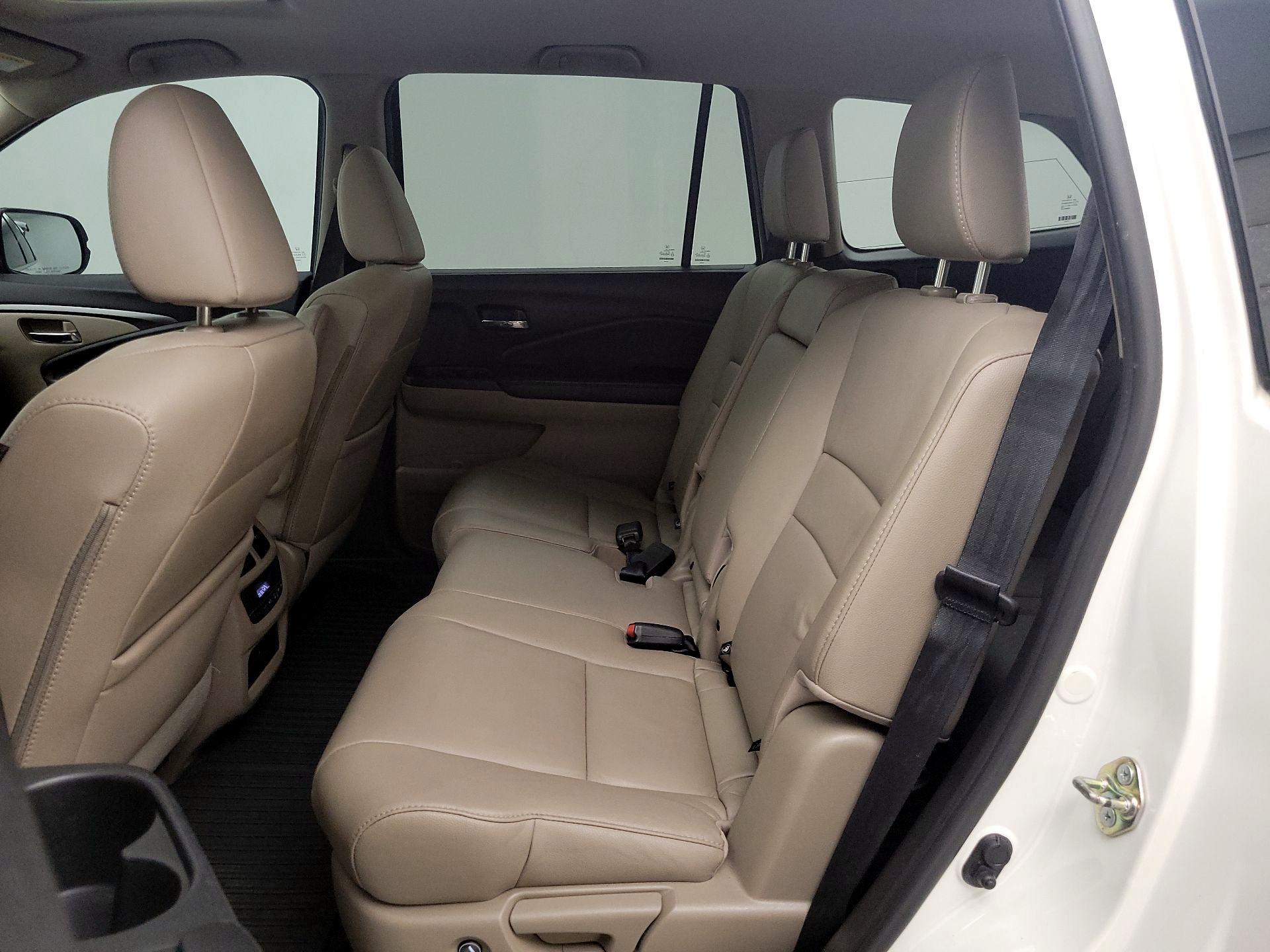 Thumbnail: 2017 Honda Pilot - 20
