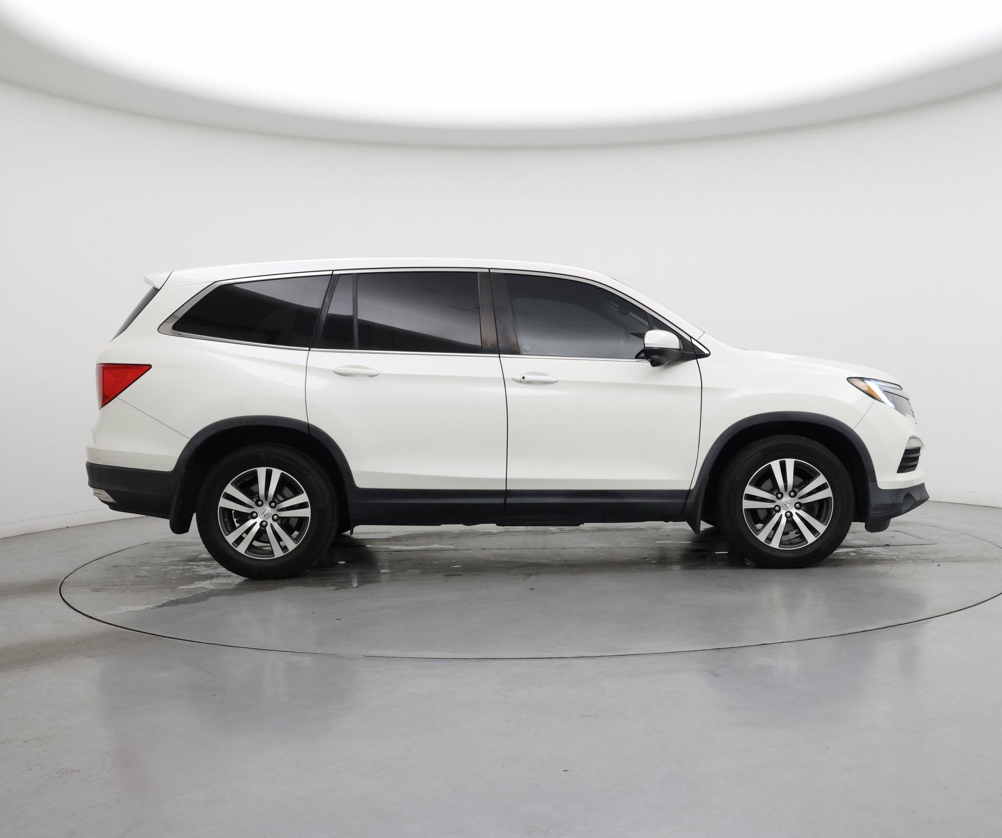 Thumbnail: 2017 Honda Pilot - 7