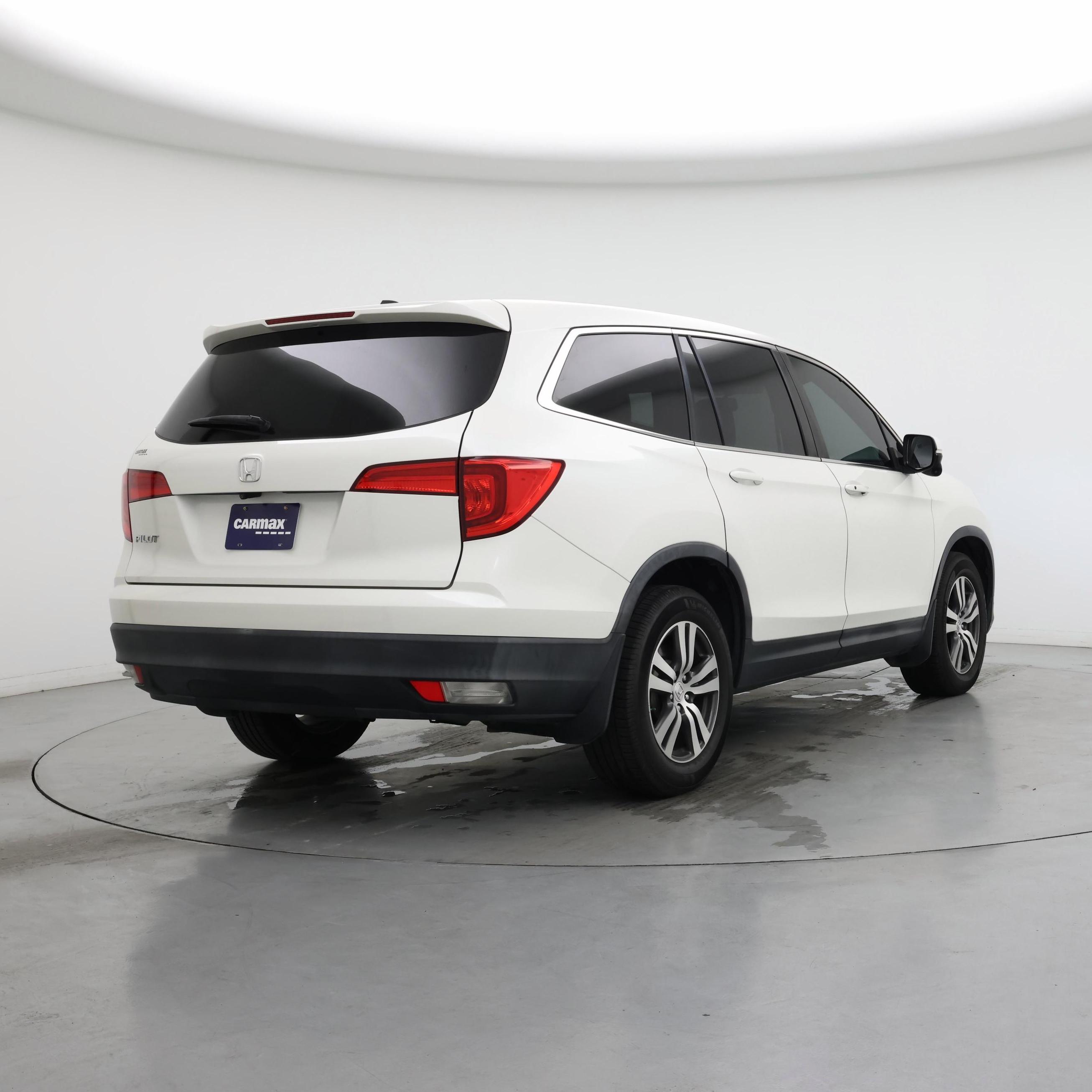 Thumbnail: 2017 Honda Pilot - 8