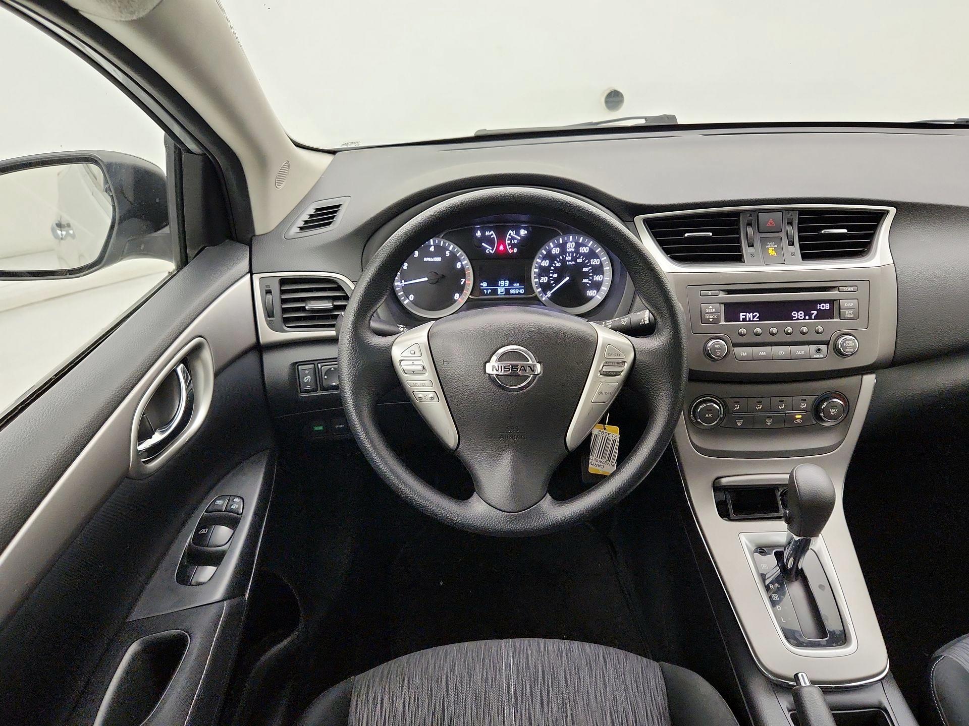 Thumbnail: 2014 Nissan Sentra - 10