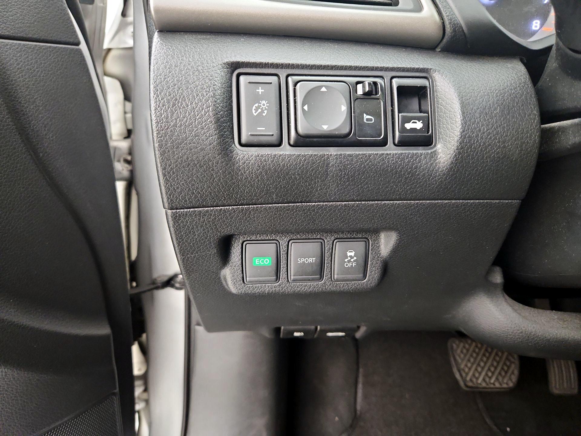 Thumbnail: 2014 Nissan Sentra - 13