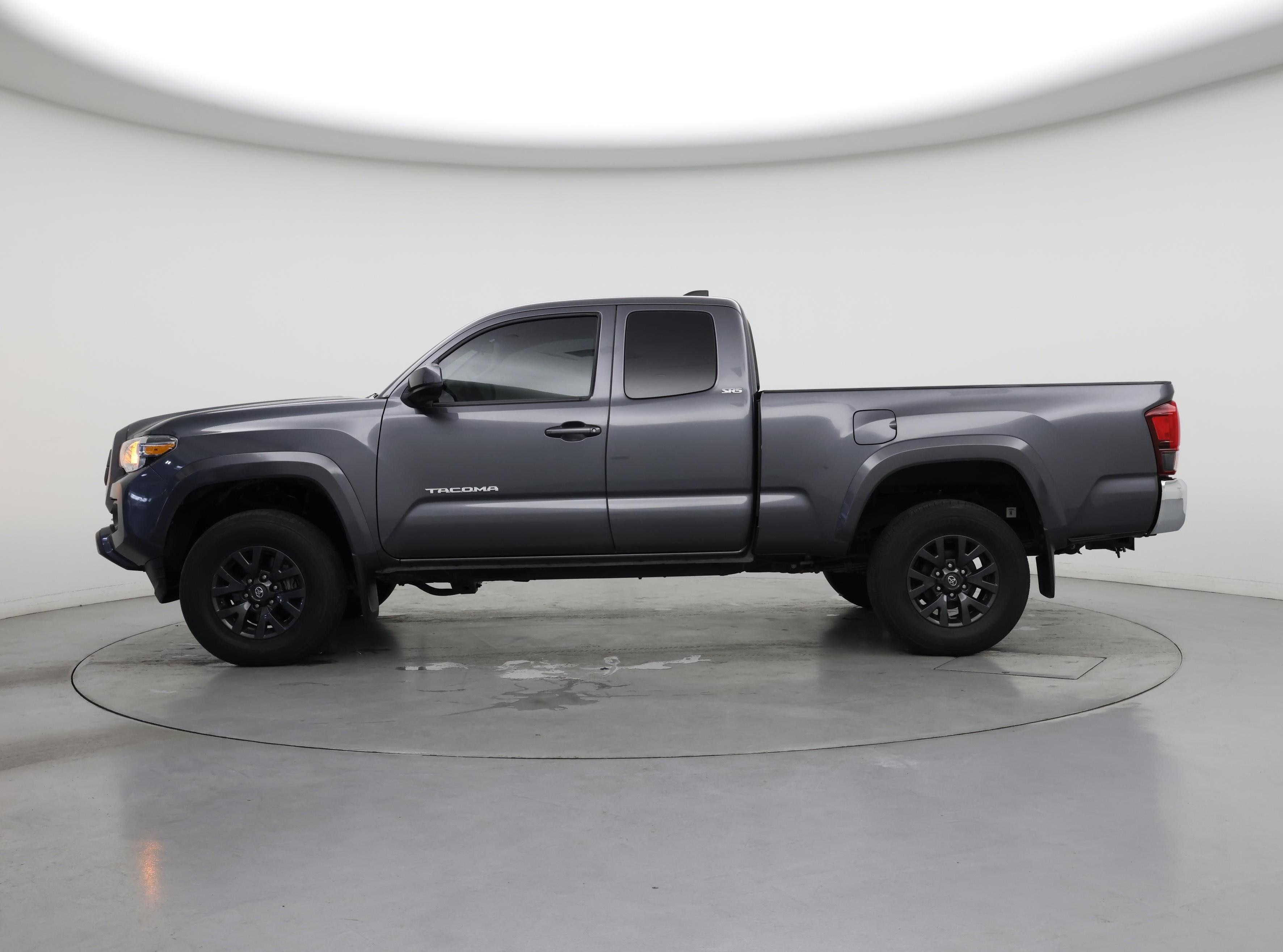 Thumbnail: 2021 Toyota Tacoma - 3