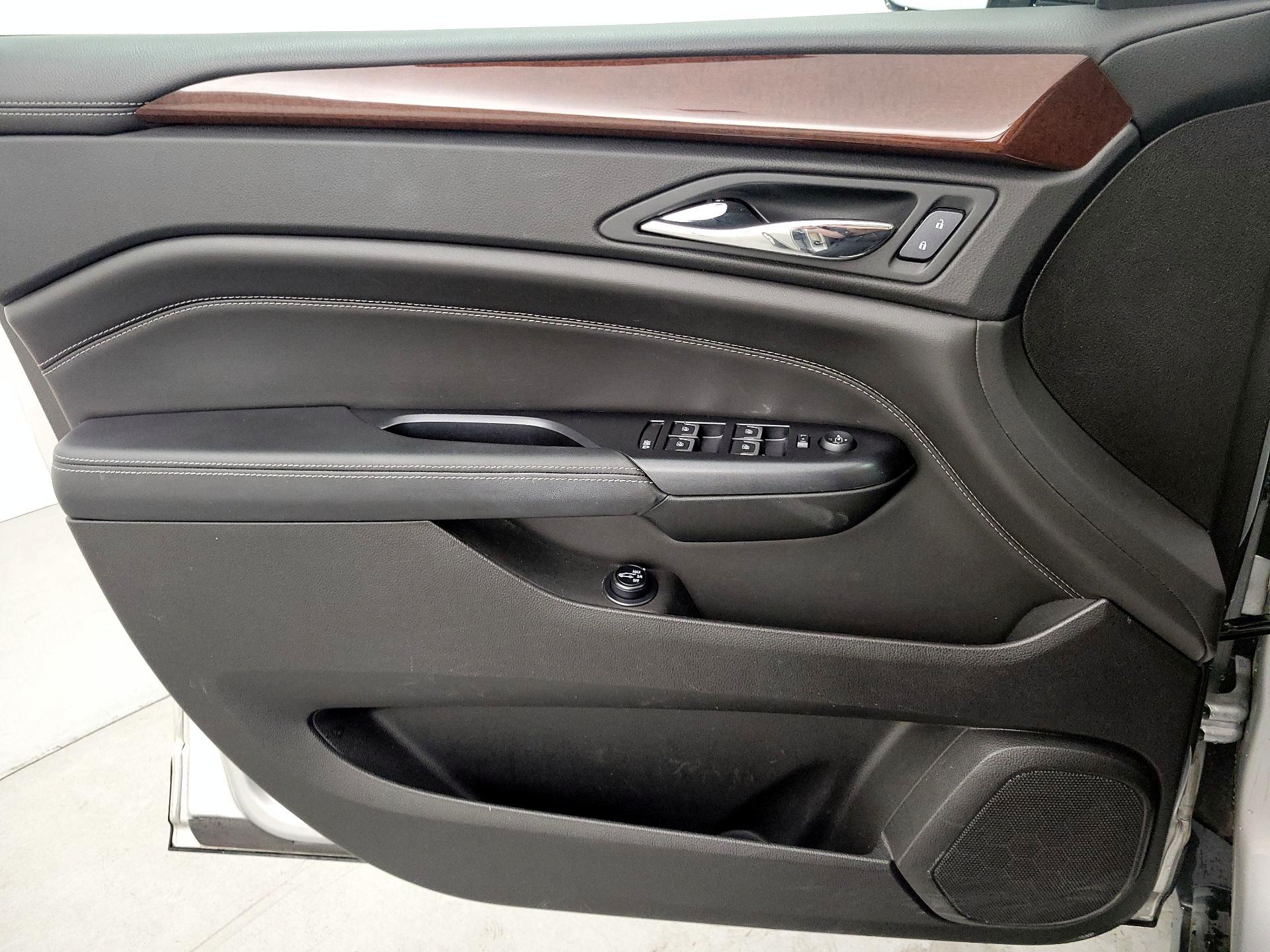 Thumbnail: 2016 Cadillac SRX - 12