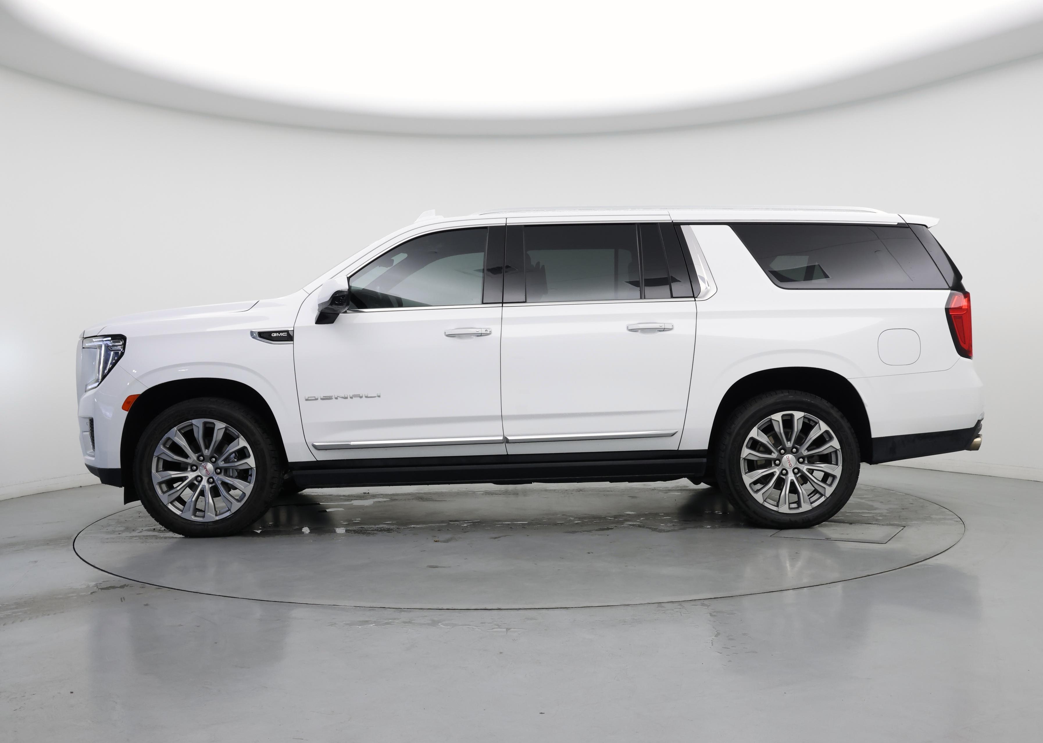 Thumbnail: 2021 GMC Yukon XL - 3