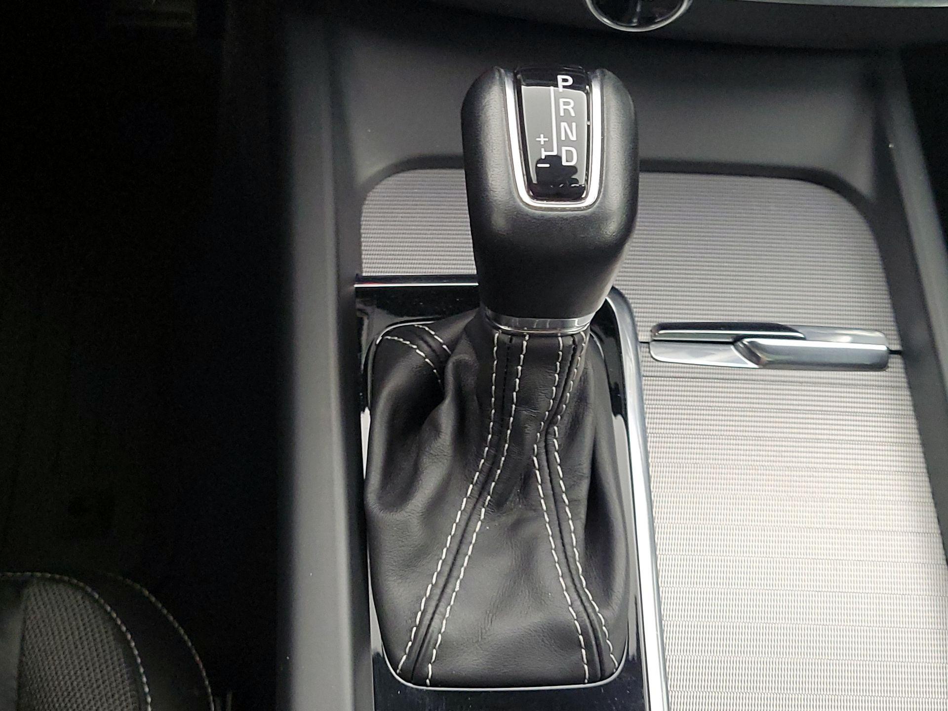 Thumbnail: 2021 Volvo XC60 - 18