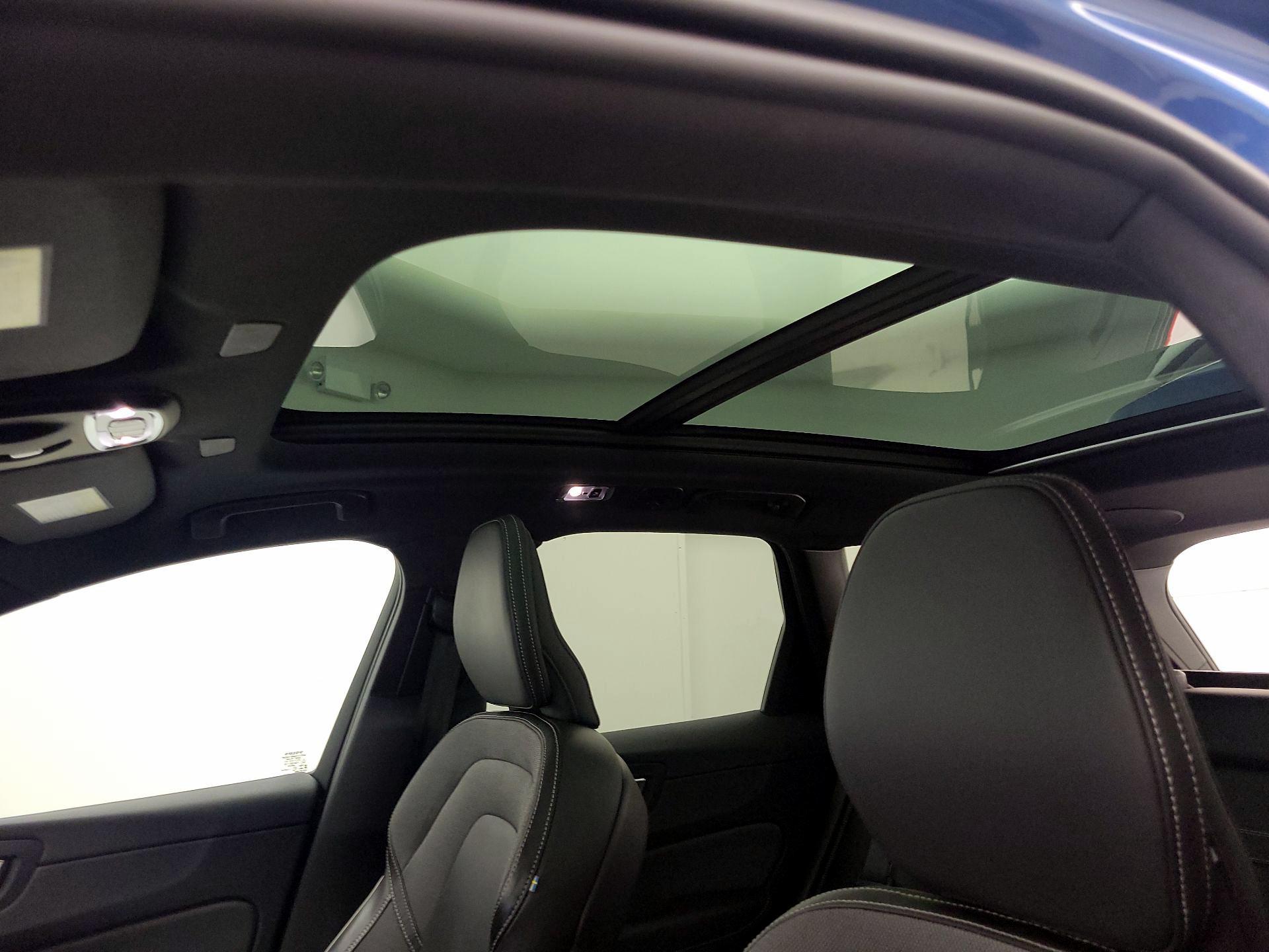 Thumbnail: 2021 Volvo XC60 - 20