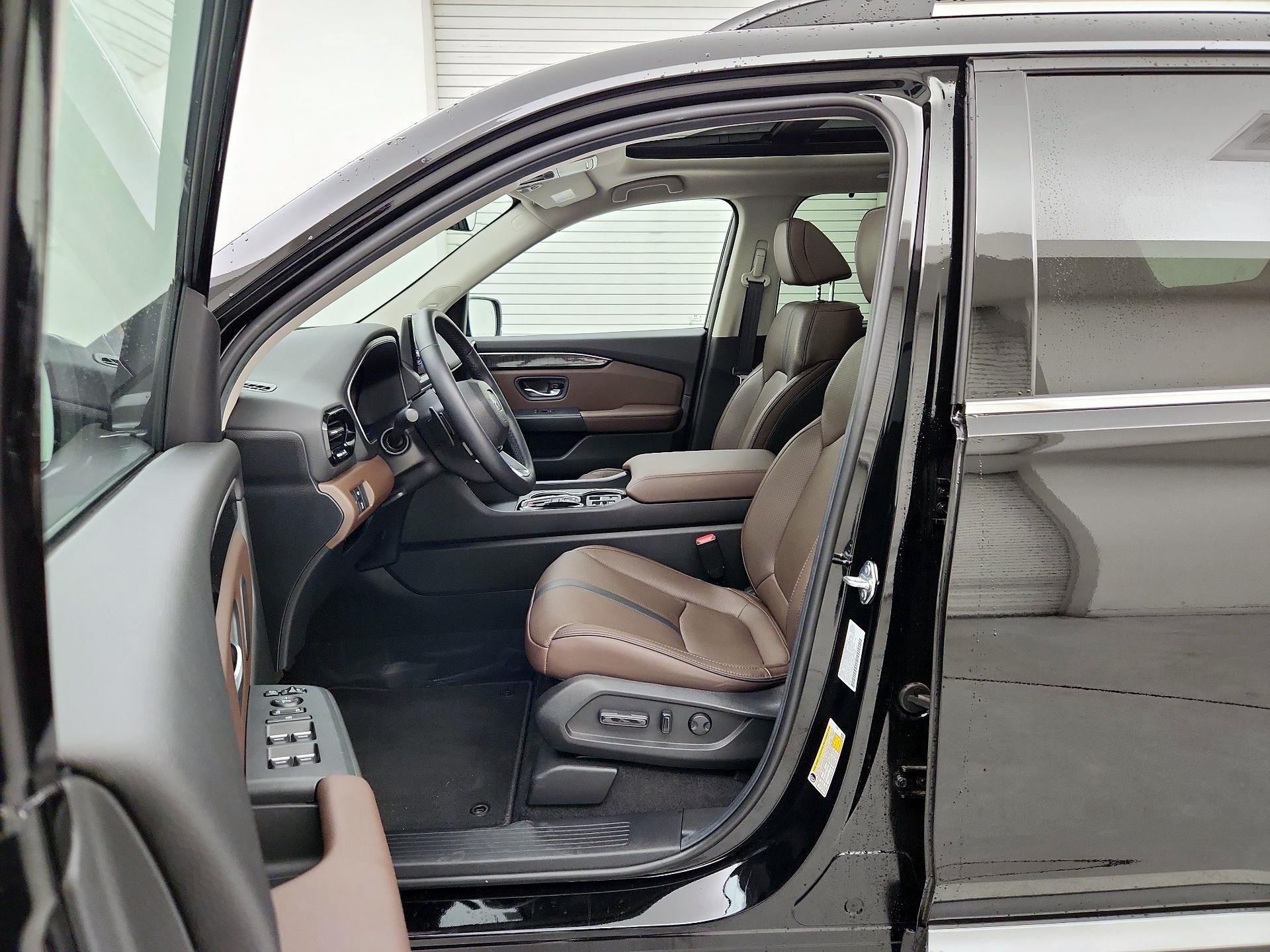 Thumbnail: 2025 Honda Pilot - 11