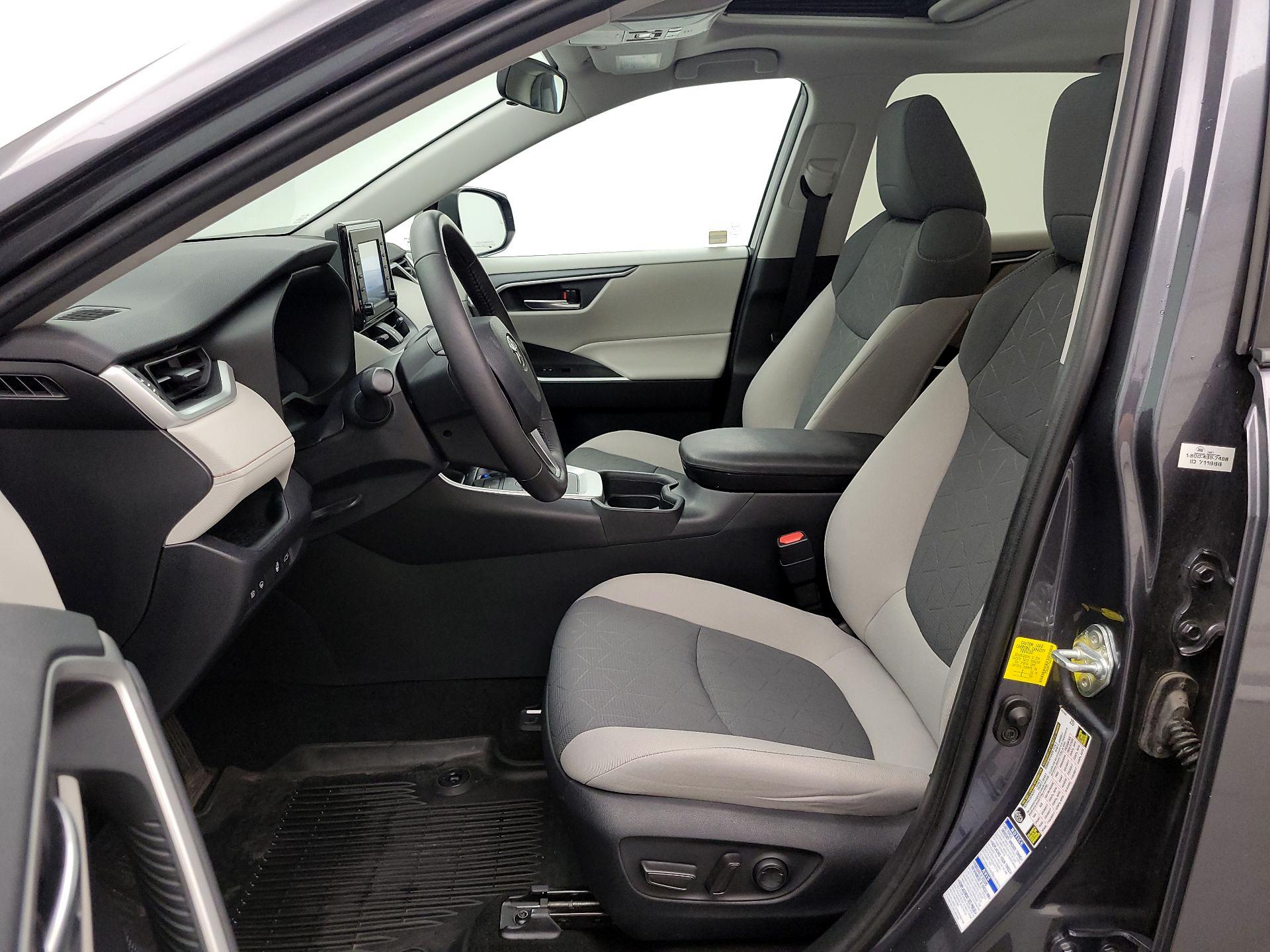 Thumbnail: 2019 Toyota RAV4 - 11