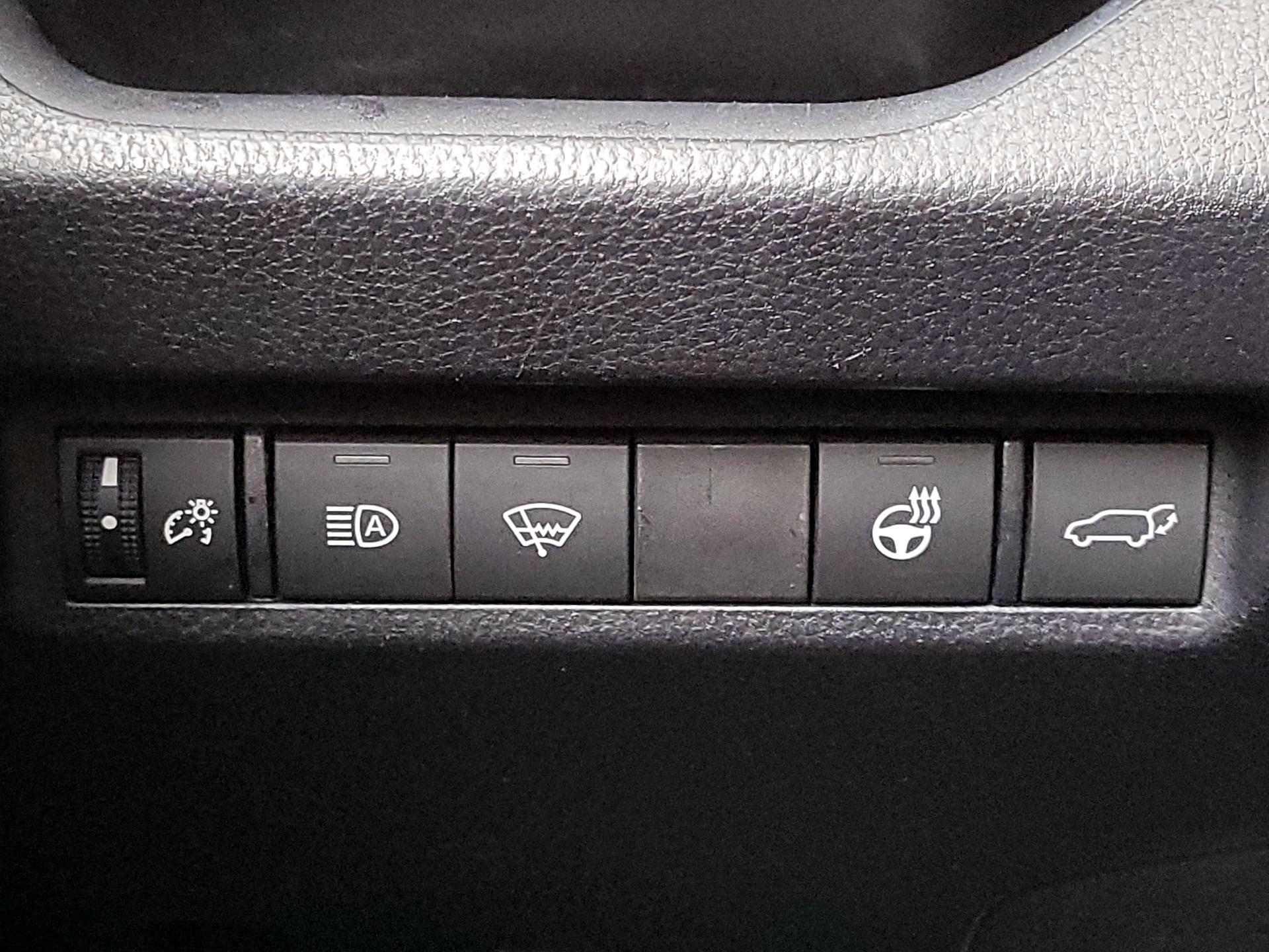 Thumbnail: 2019 Toyota RAV4 - 13