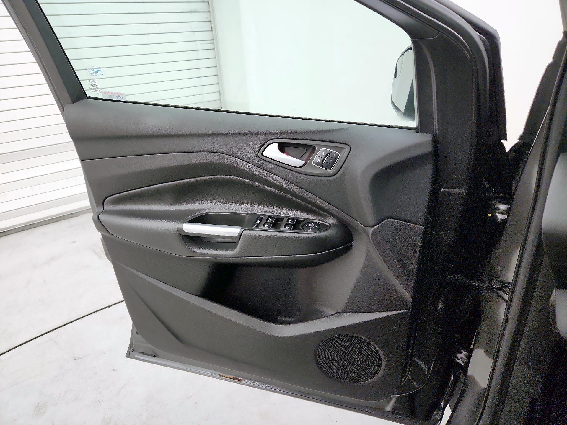 Thumbnail: 2016 Ford Escape - 12