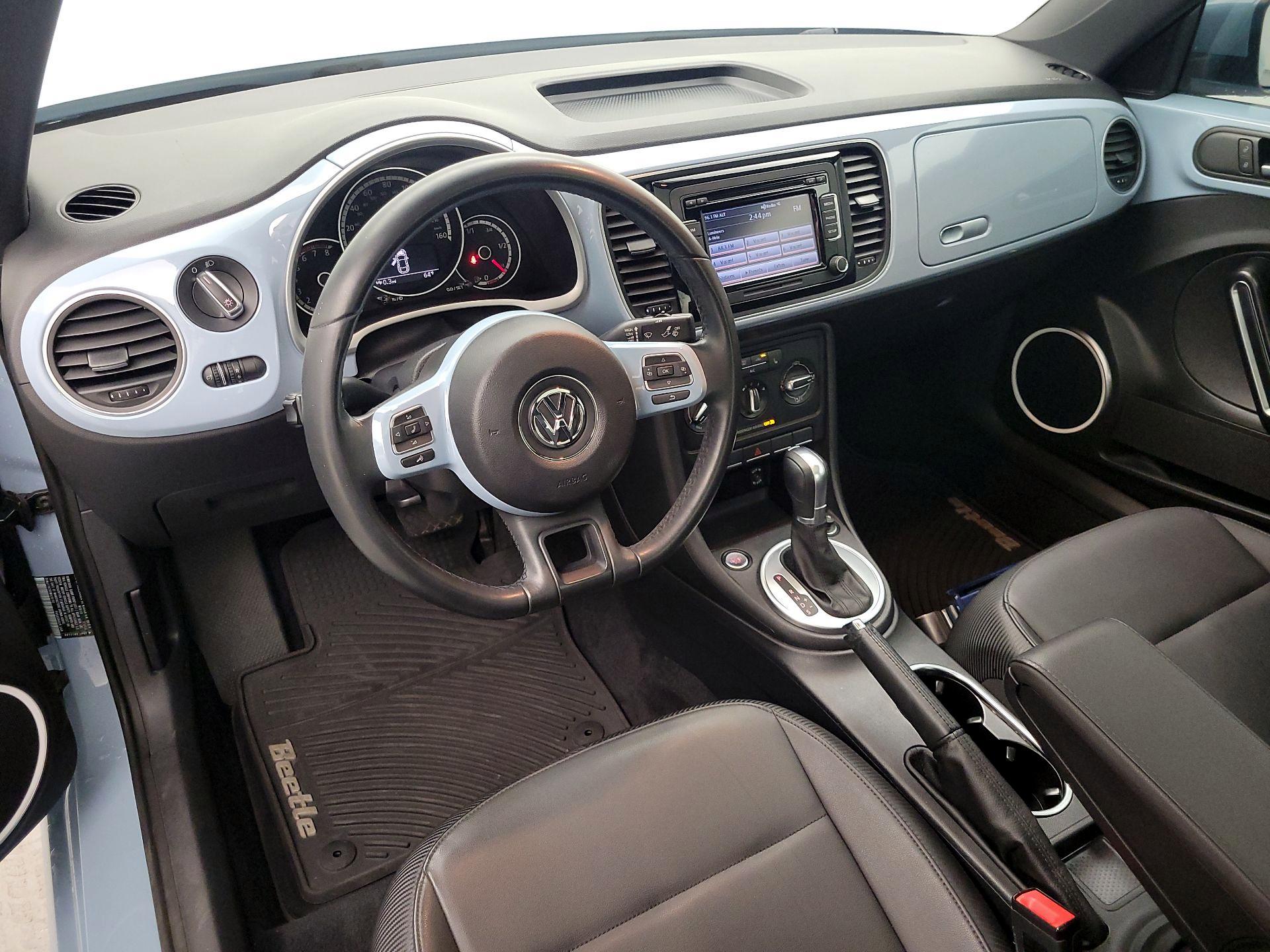 Thumbnail: 2015 Volkswagen Beetle - 9