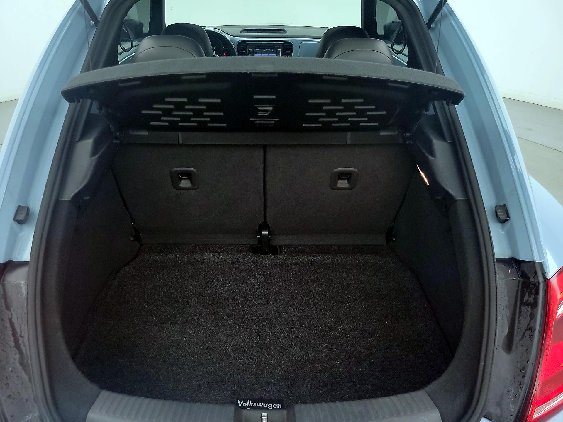 Thumbnail: 2015 Volkswagen Beetle - 20