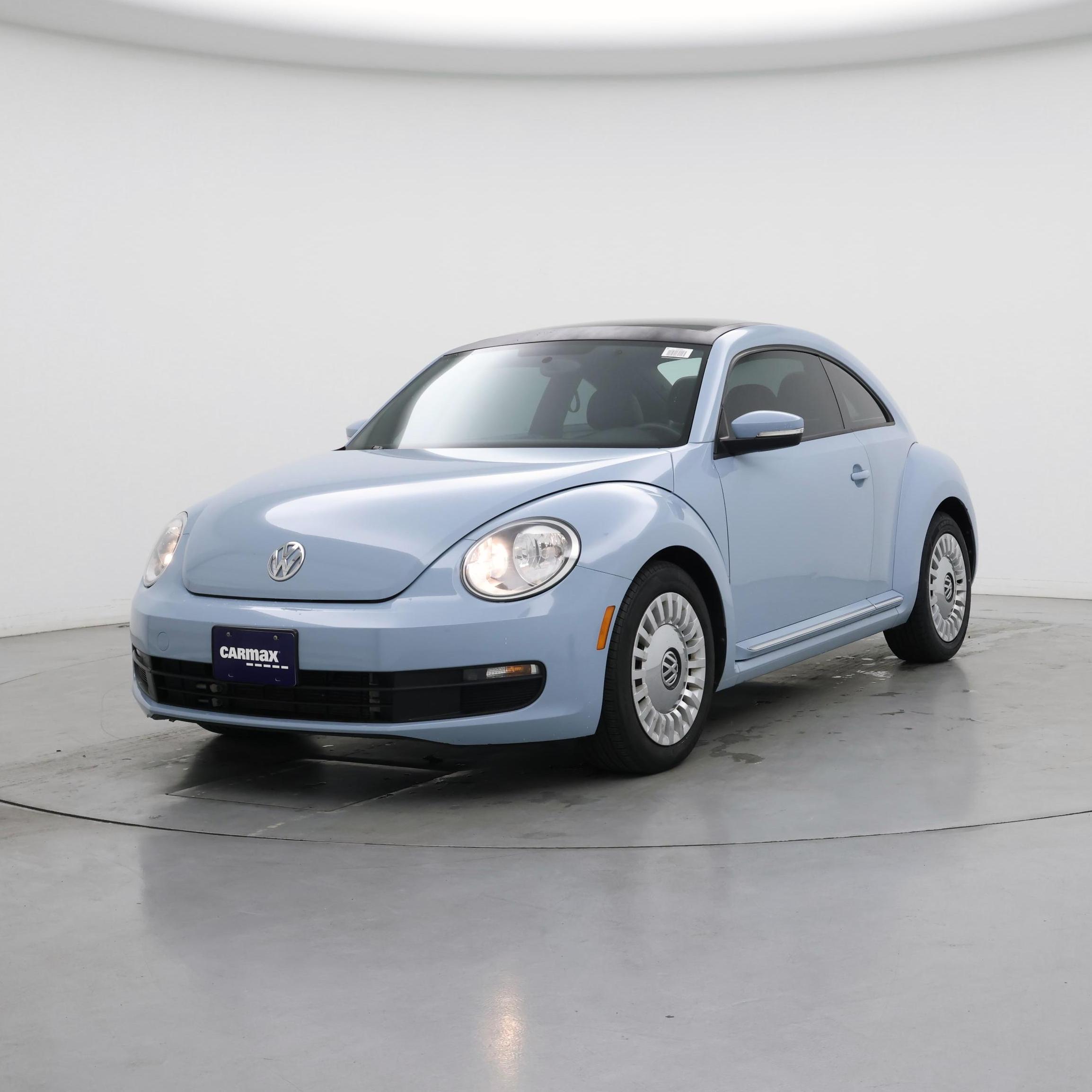 Thumbnail: 2015 Volkswagen Beetle - 4