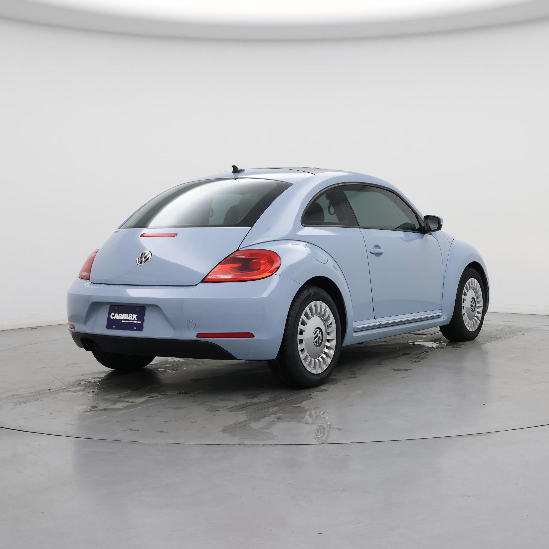 Thumbnail: 2015 Volkswagen Beetle - 8