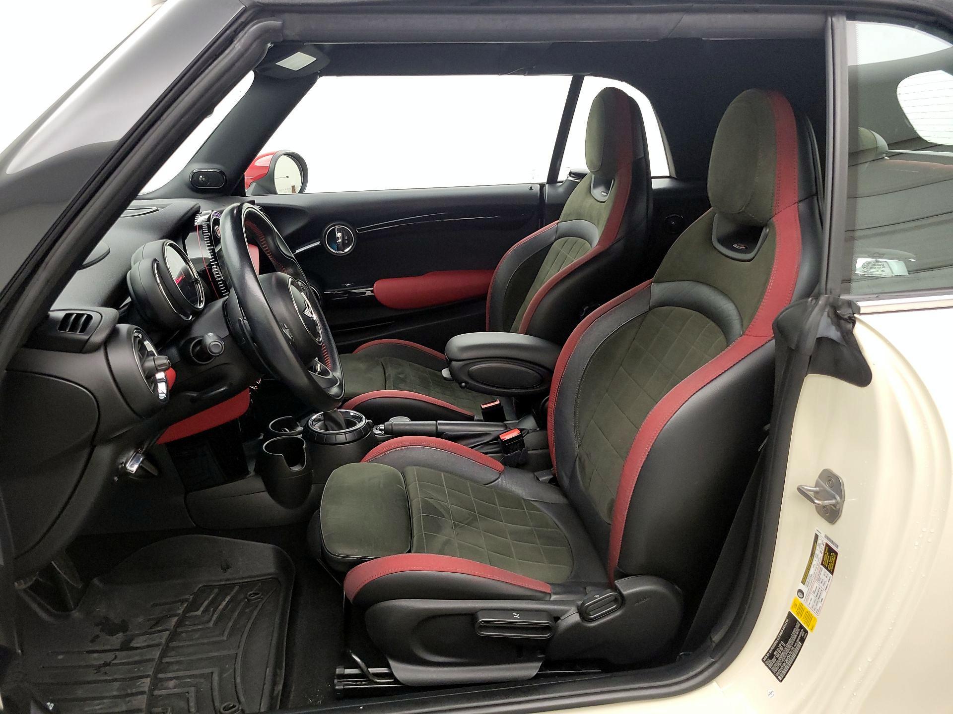 Thumbnail: 2017 MINI Cooper - 11