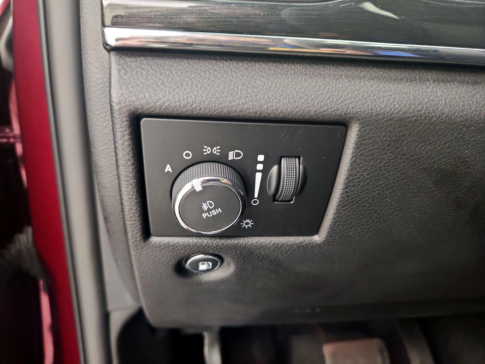 Thumbnail: 2018 Jeep Grand Cherokee - 13
