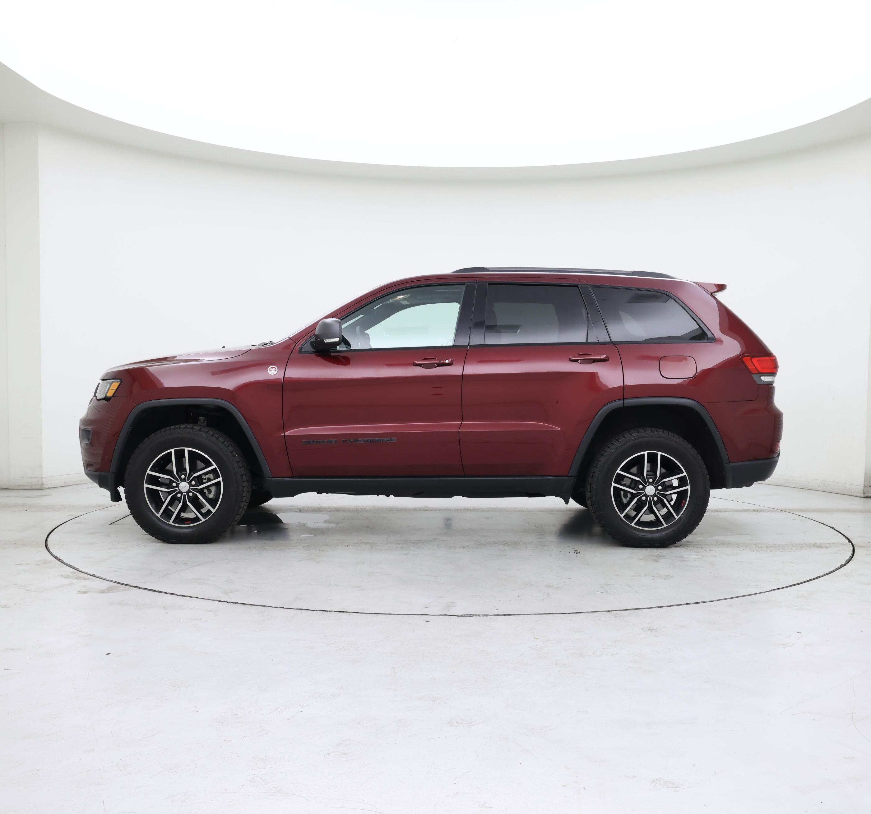 Thumbnail: 2018 Jeep Grand Cherokee - 3