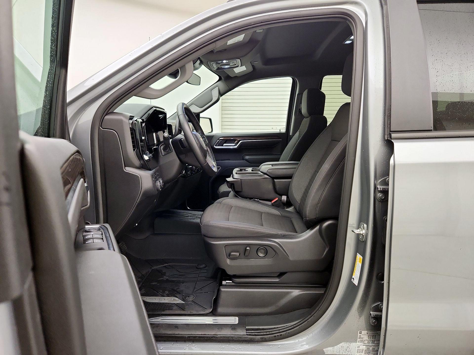 Thumbnail: 2025 Chevrolet Silverado 1500 - 11