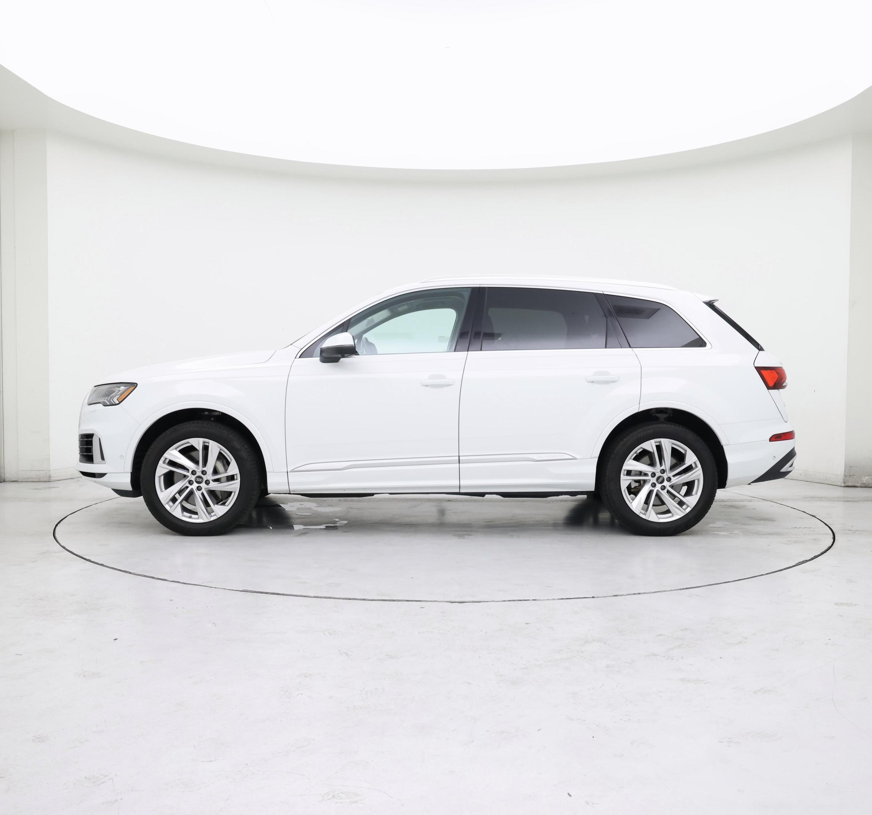 Thumbnail: 2024 Audi Q7 - 3