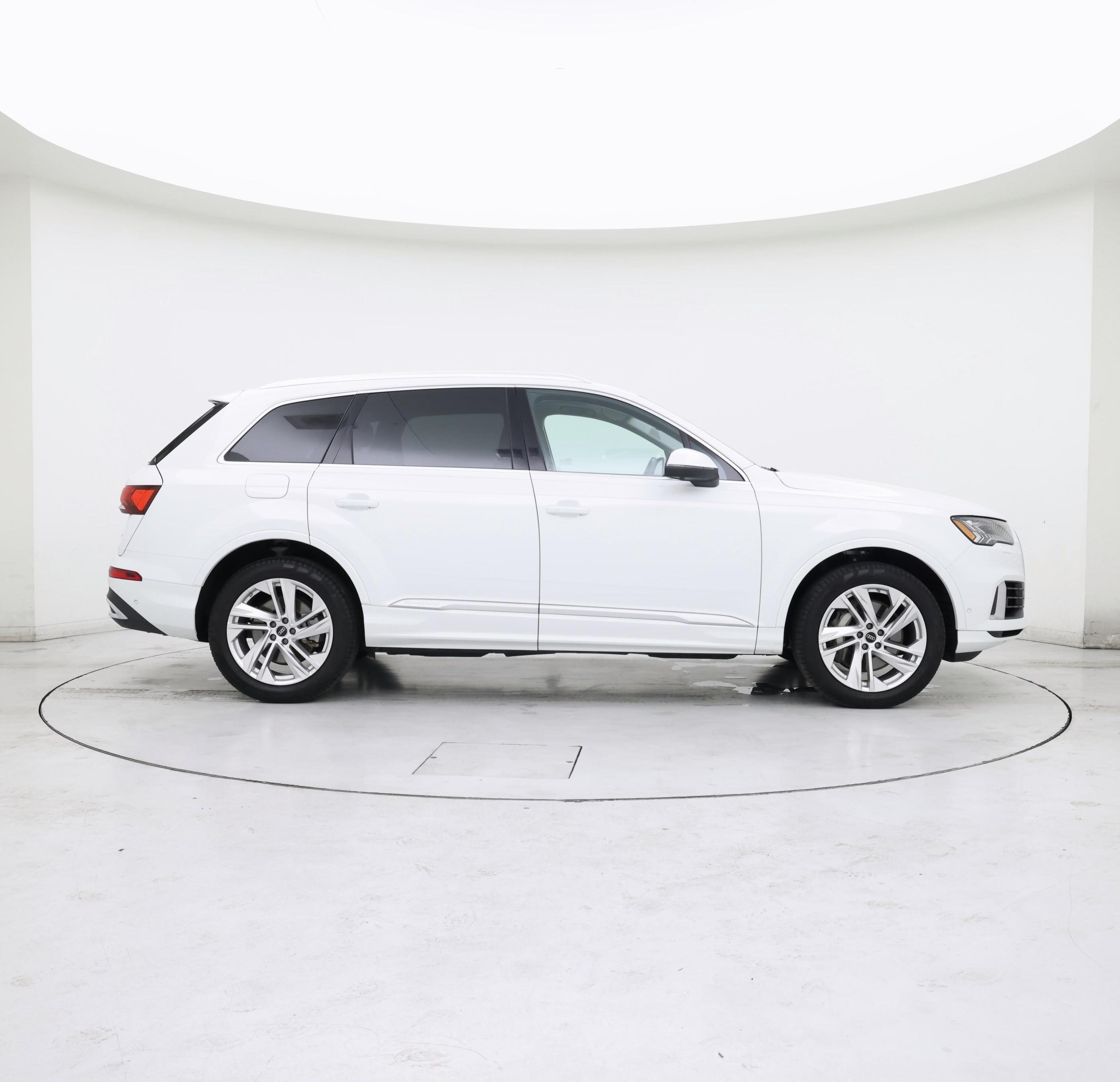 Thumbnail: 2024 Audi Q7 - 7