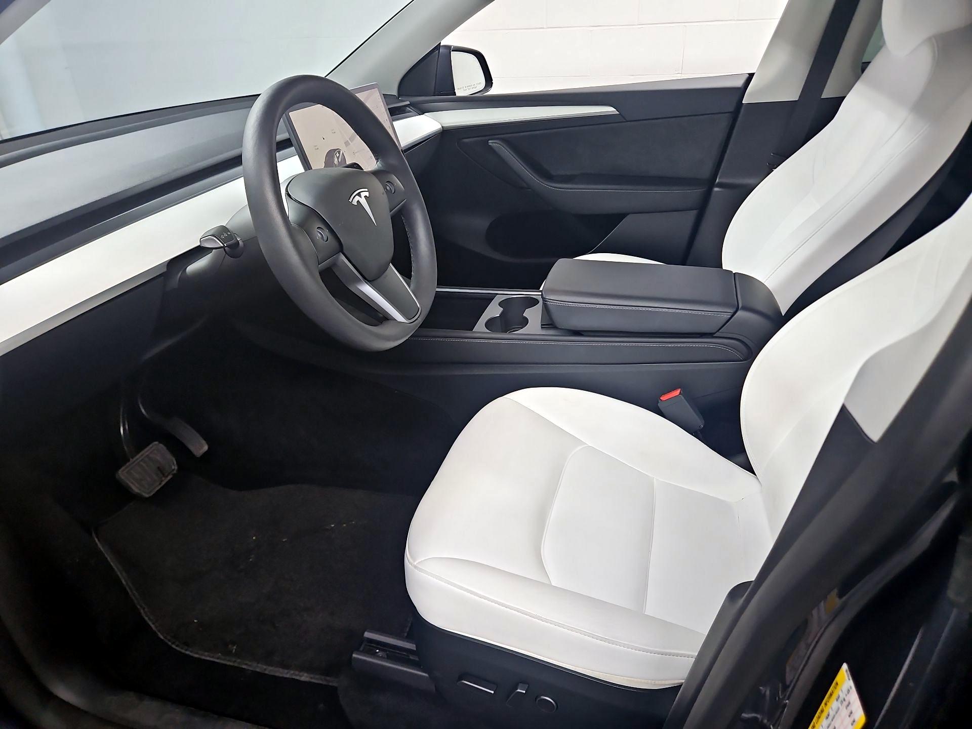 Thumbnail: 2023 Tesla Model Y - 11