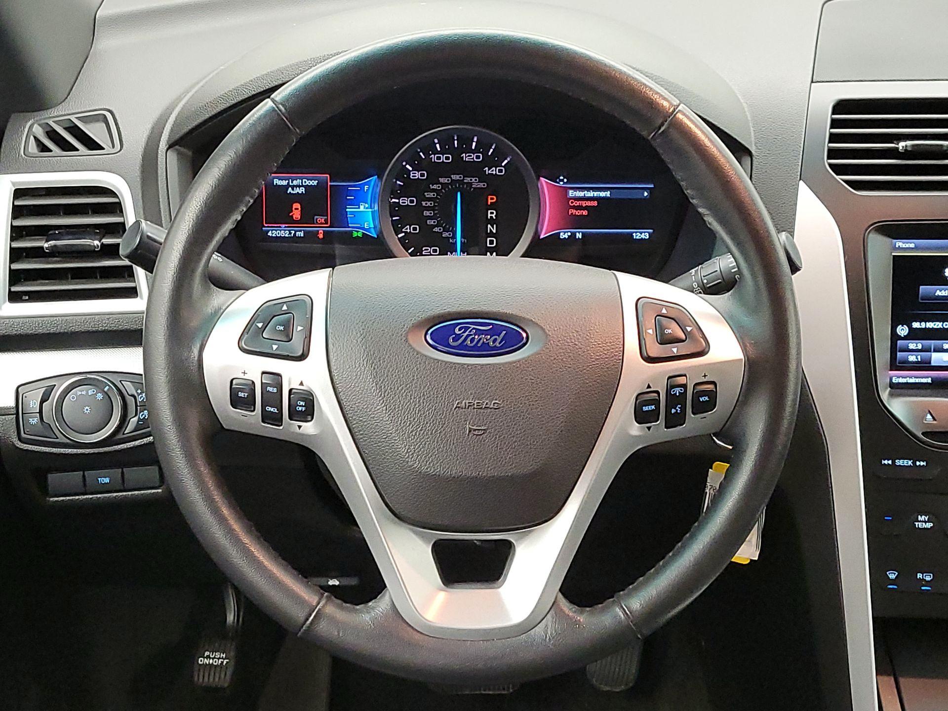 Thumbnail: 2015 Ford Explorer - 10