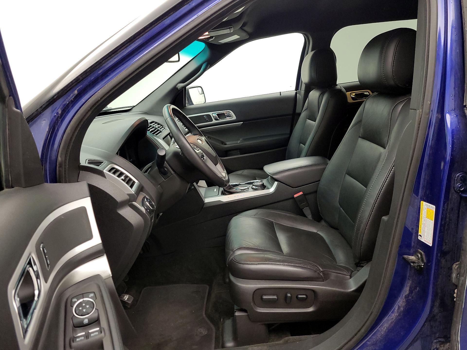 Thumbnail: 2015 Ford Explorer - 11