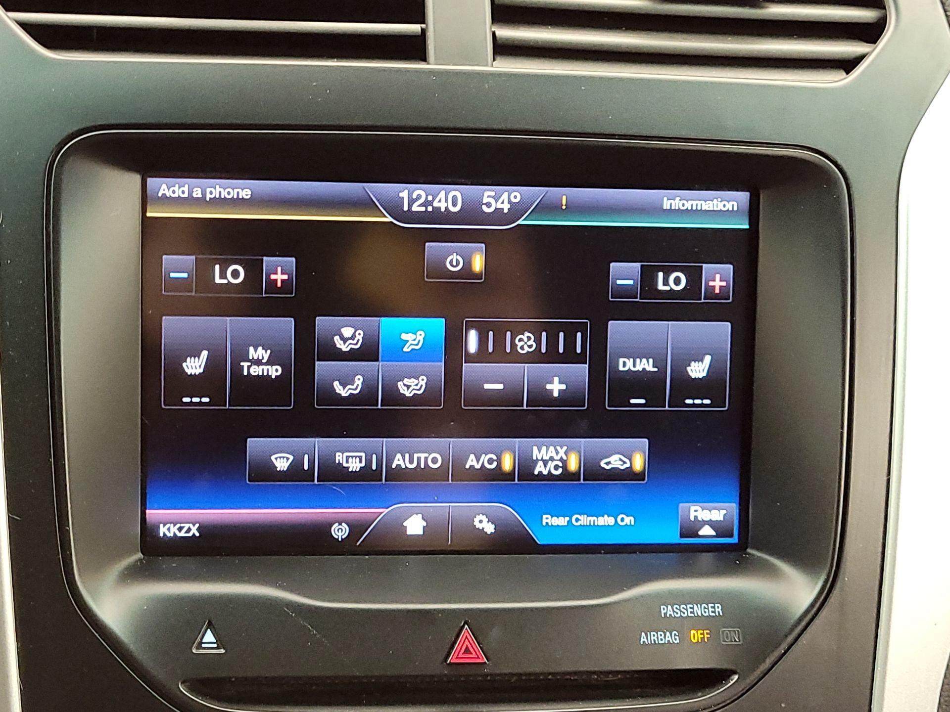 Thumbnail: 2015 Ford Explorer - 16