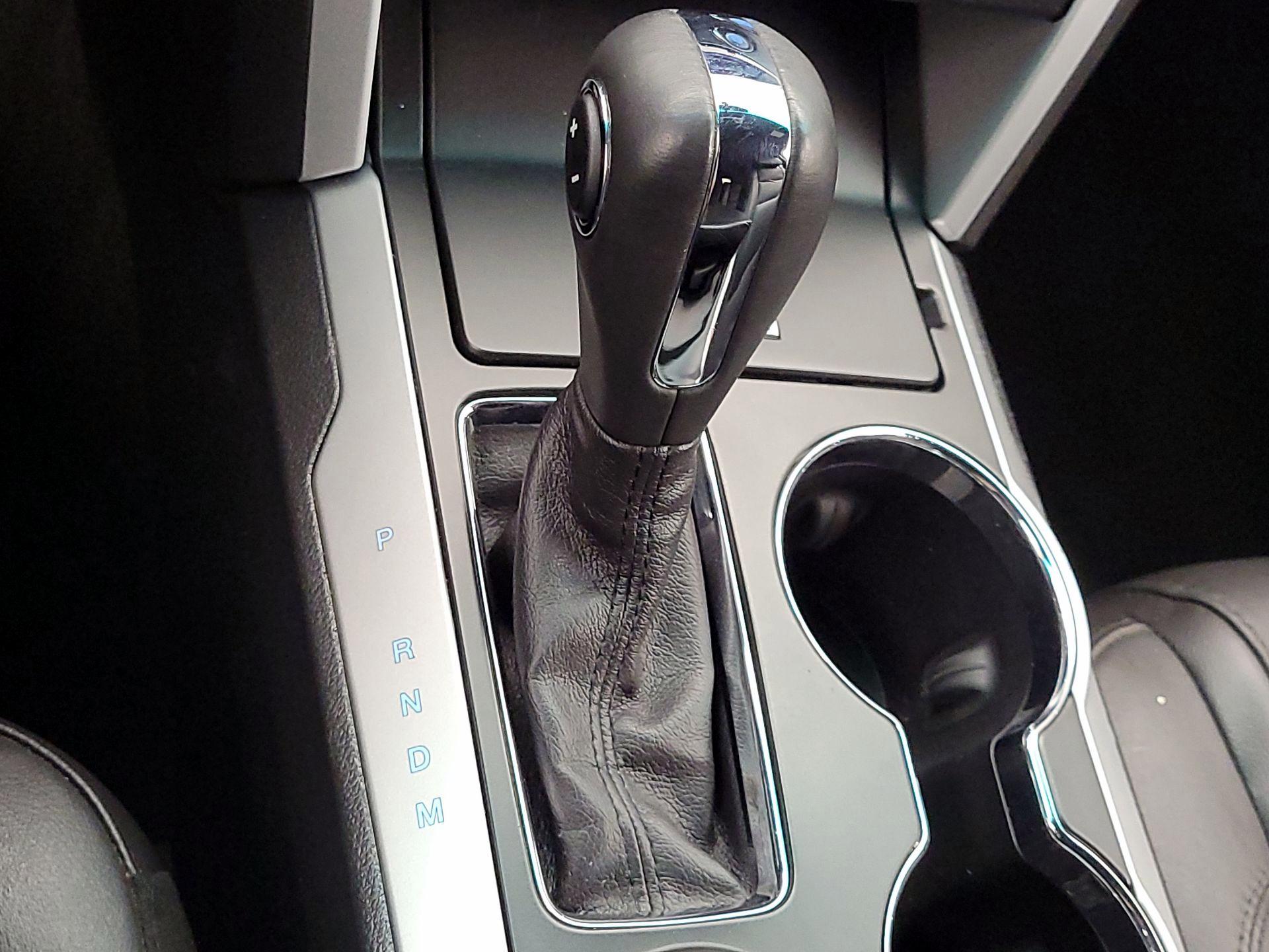 Thumbnail: 2015 Ford Explorer - 17