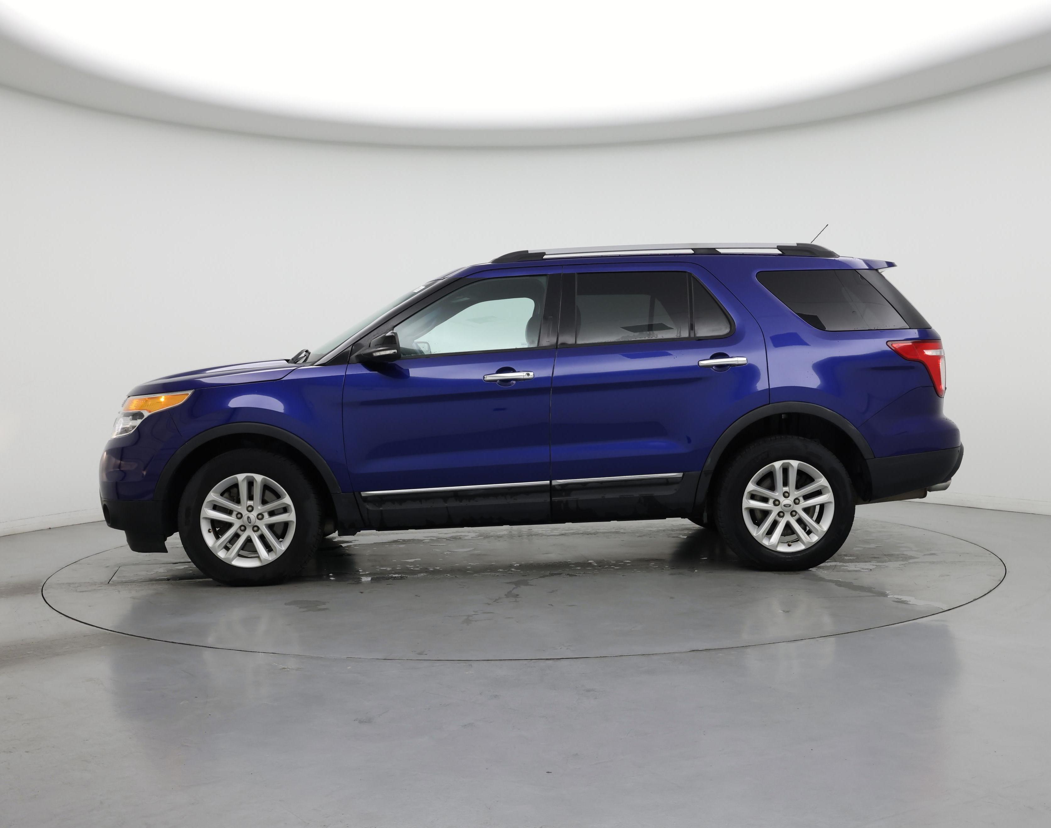 Thumbnail: 2015 Ford Explorer - 3