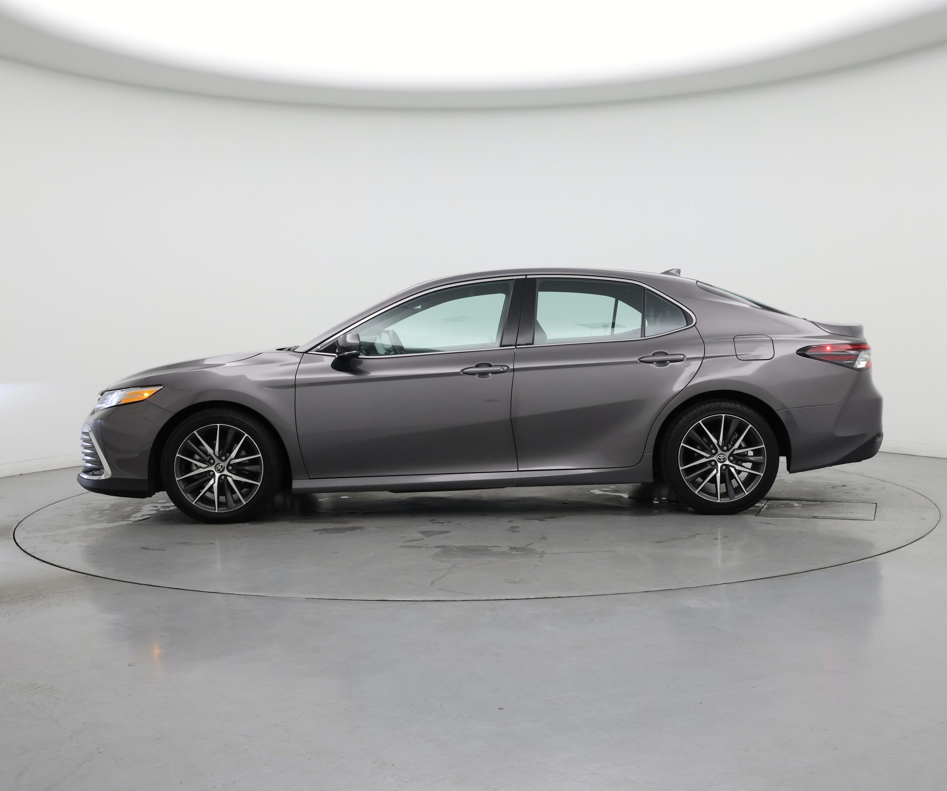 Thumbnail: 2022 Toyota Camry - 3
