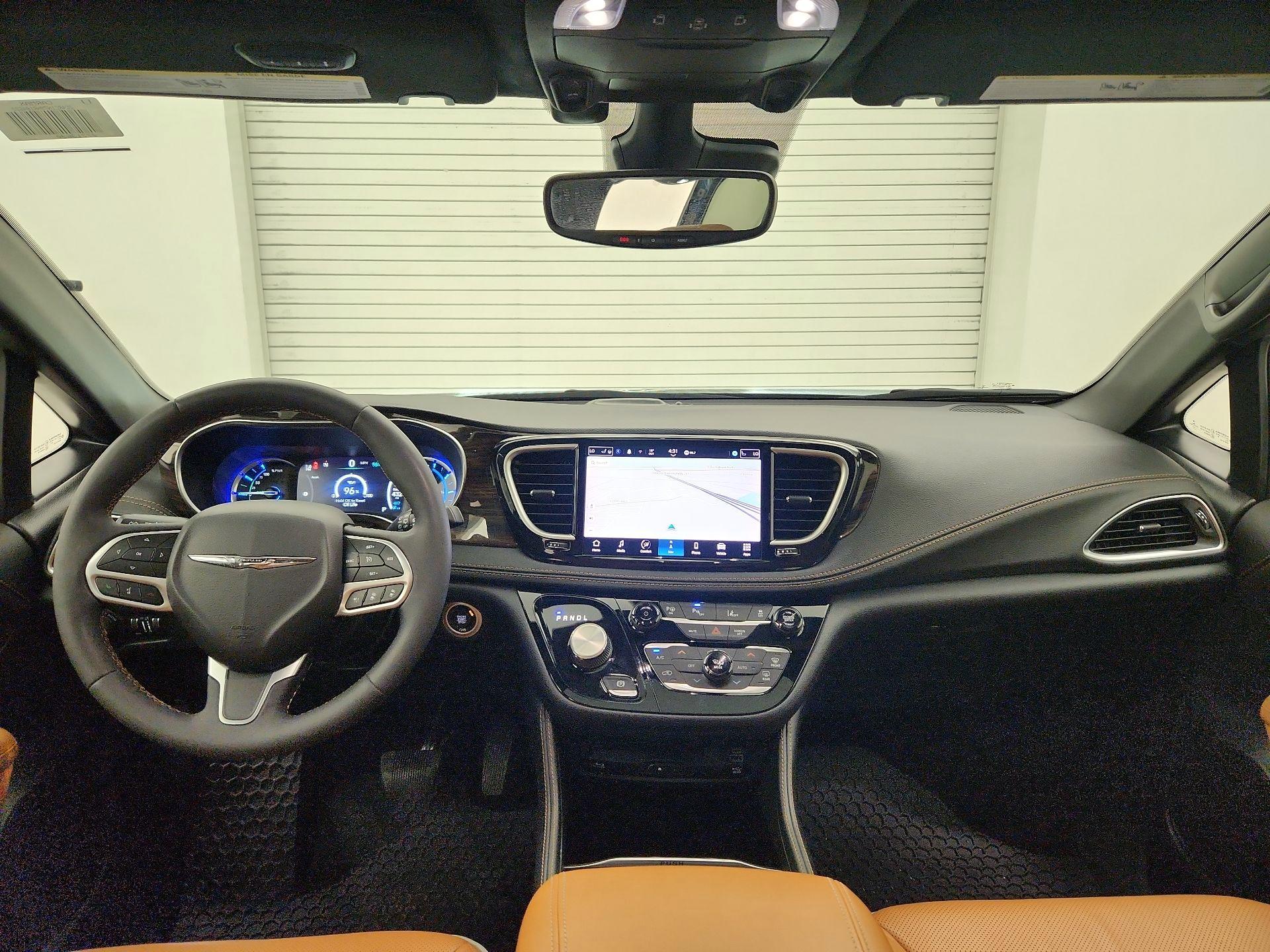 Thumbnail: 2022 Chrysler Pacifica - 9
