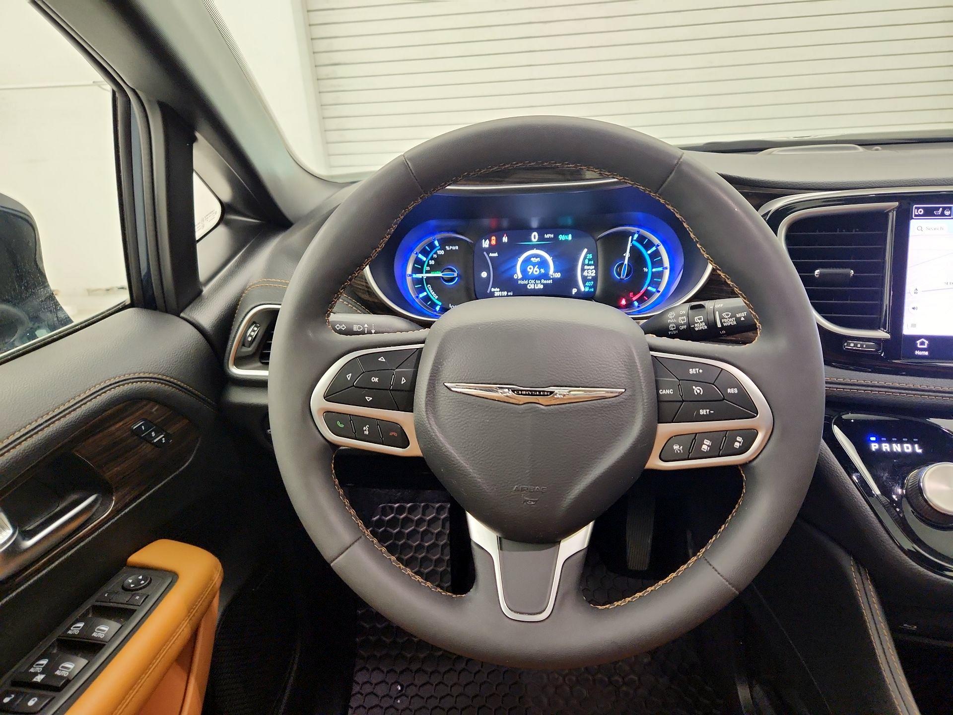 Thumbnail: 2022 Chrysler Pacifica - 10