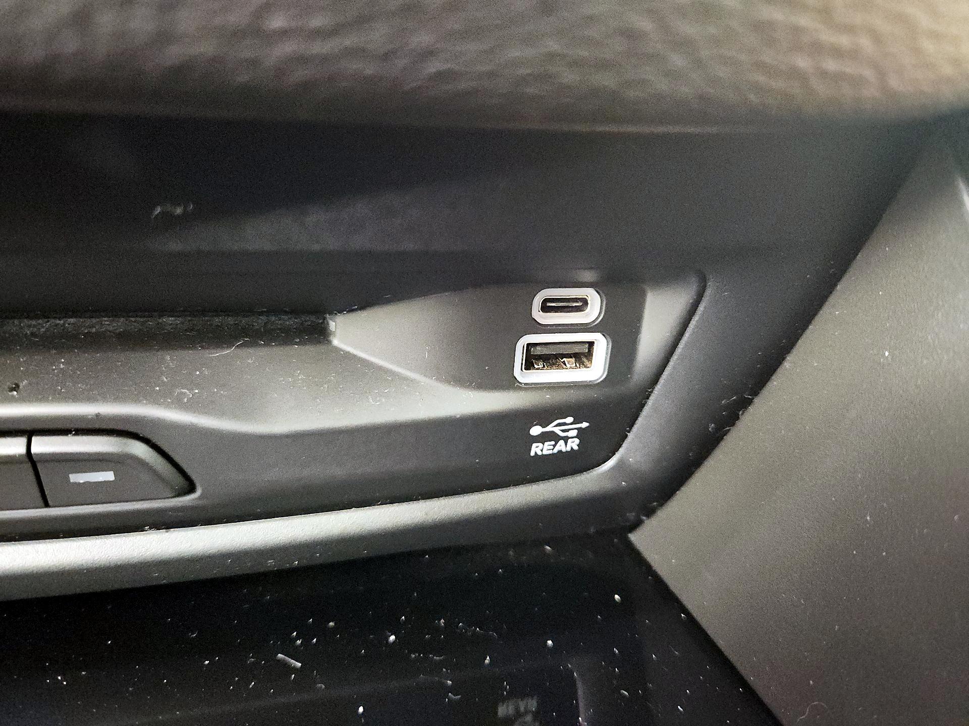Thumbnail: 2022 Chrysler Pacifica - 19