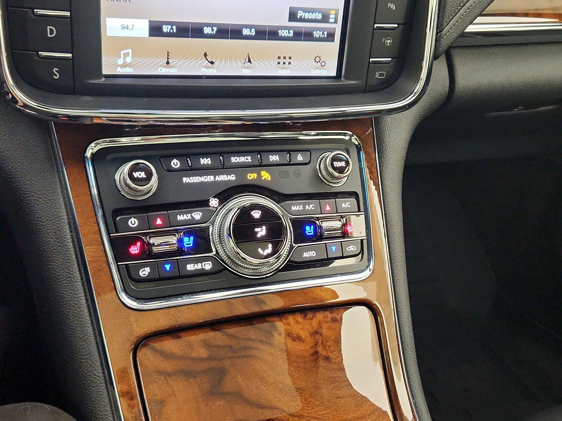 Thumbnail: 2017 Lincoln Continental - 17