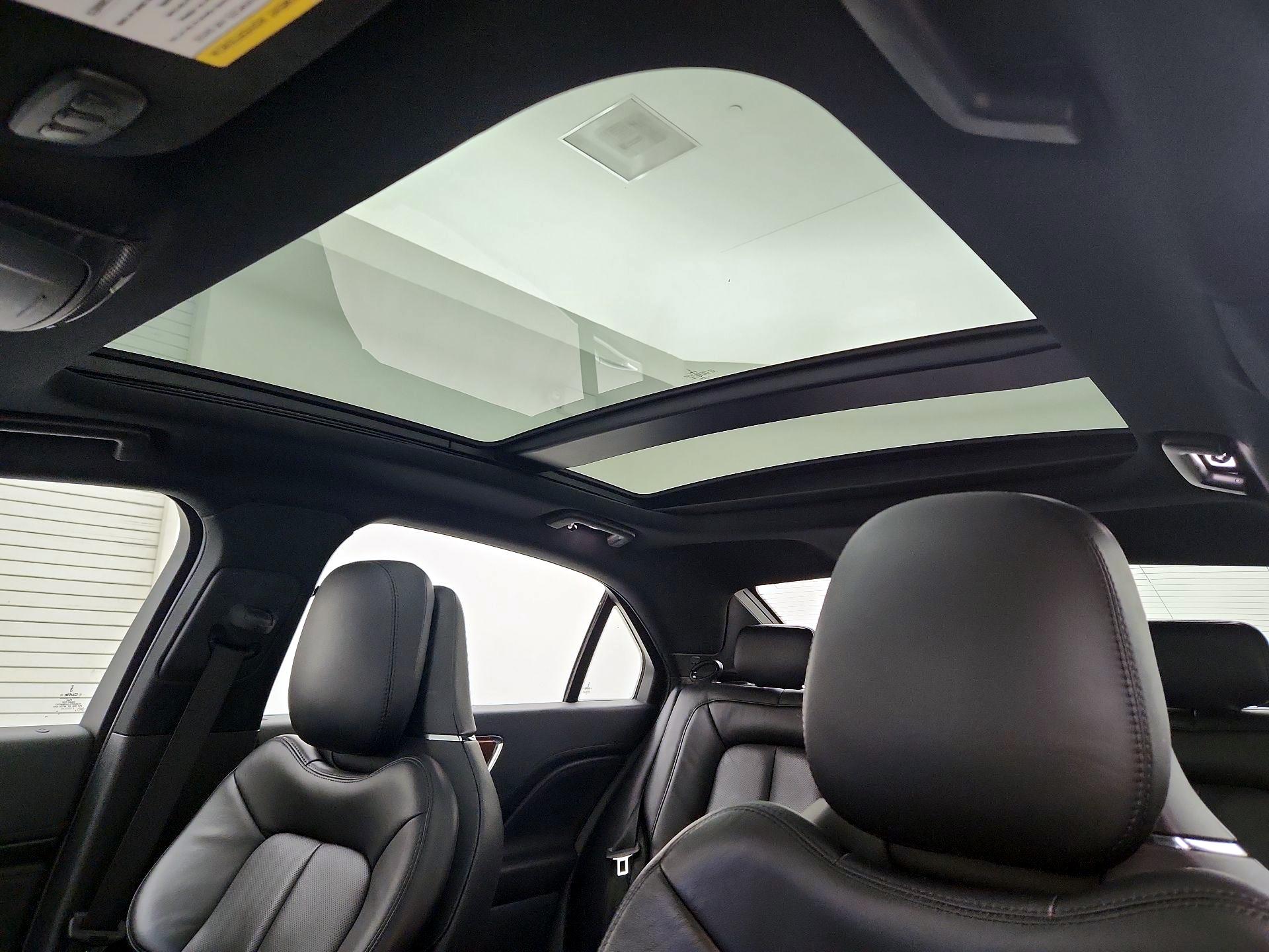 Thumbnail: 2017 Lincoln Continental - 20