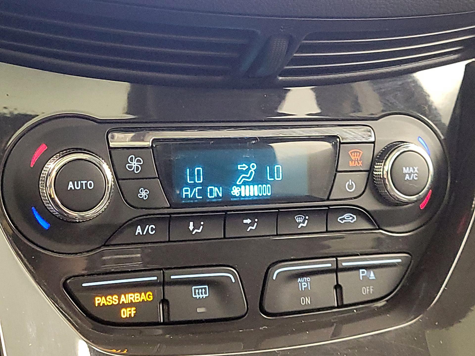 Thumbnail: 2016 Ford Escape - 17