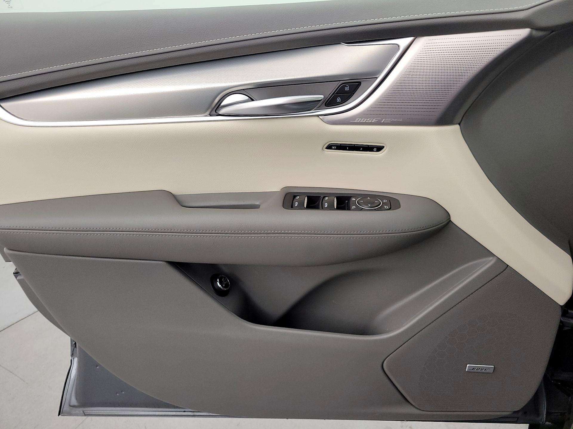 Thumbnail: 2021 Cadillac XT5 - 12
