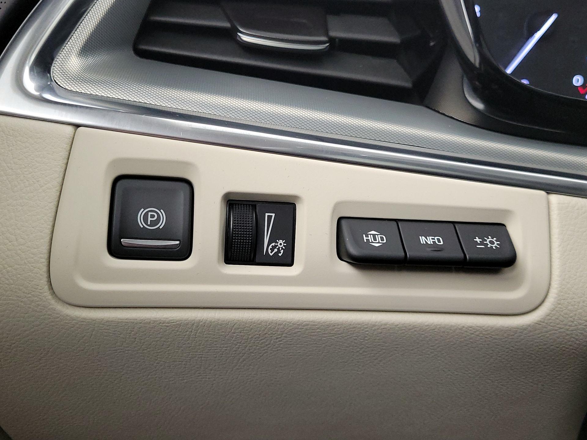 Thumbnail: 2021 Cadillac XT5 - 13