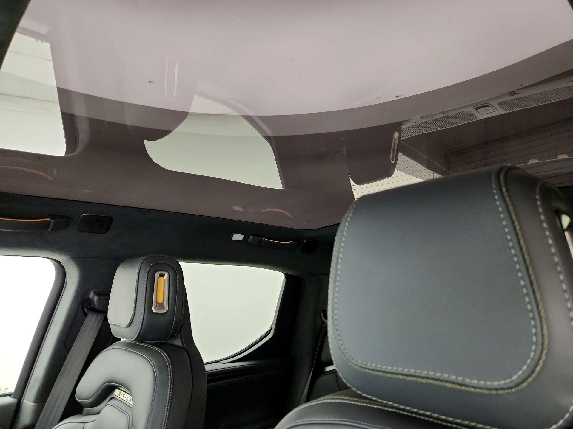 Thumbnail: 2023 Rivian R1T - 19