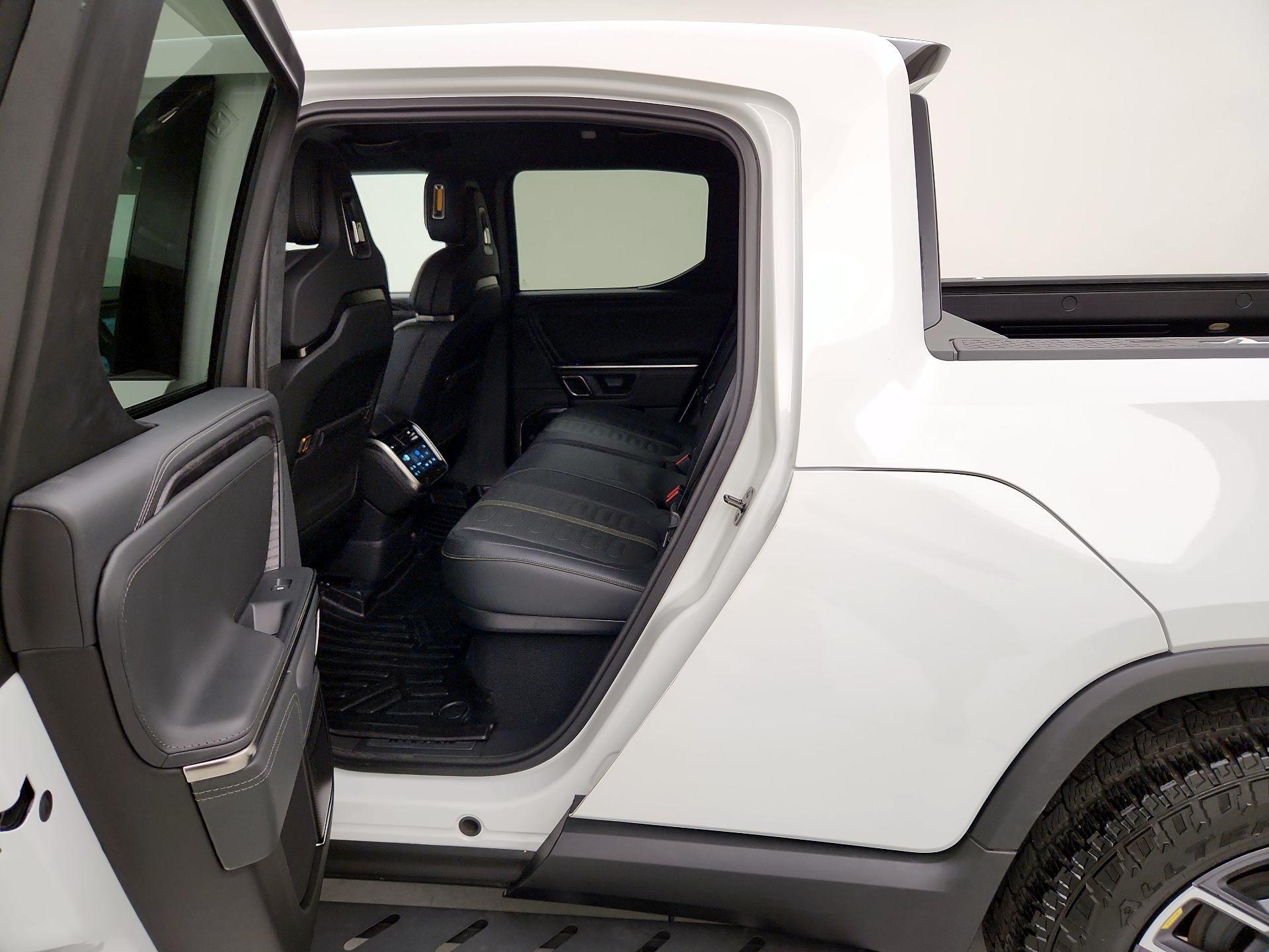 Thumbnail: 2023 Rivian R1T - 20