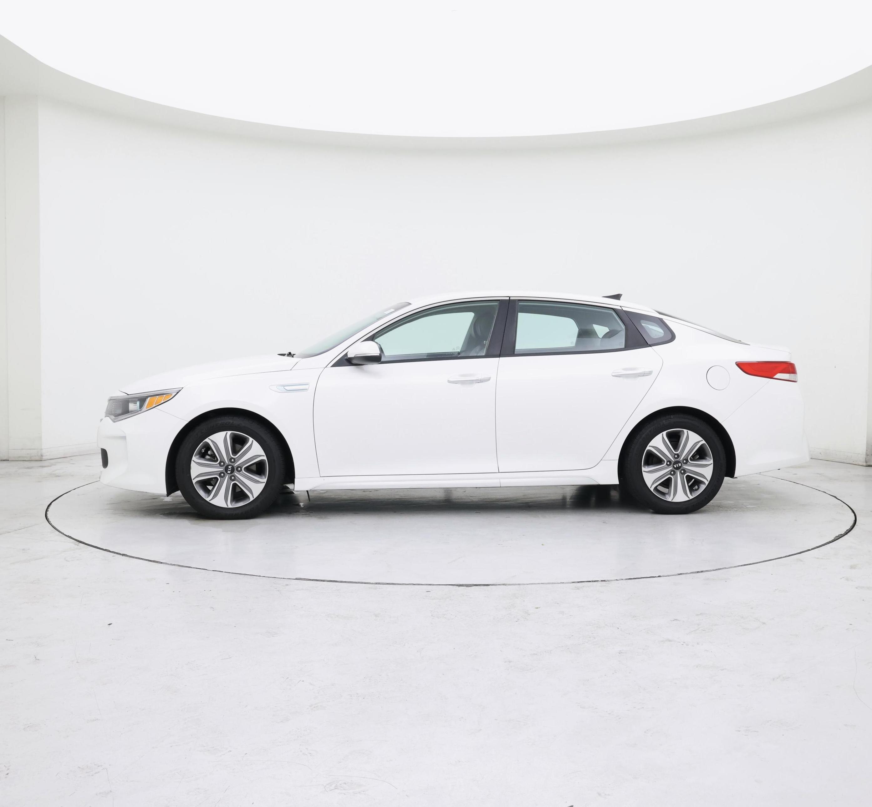 Thumbnail: 2017 Kia Optima - 3